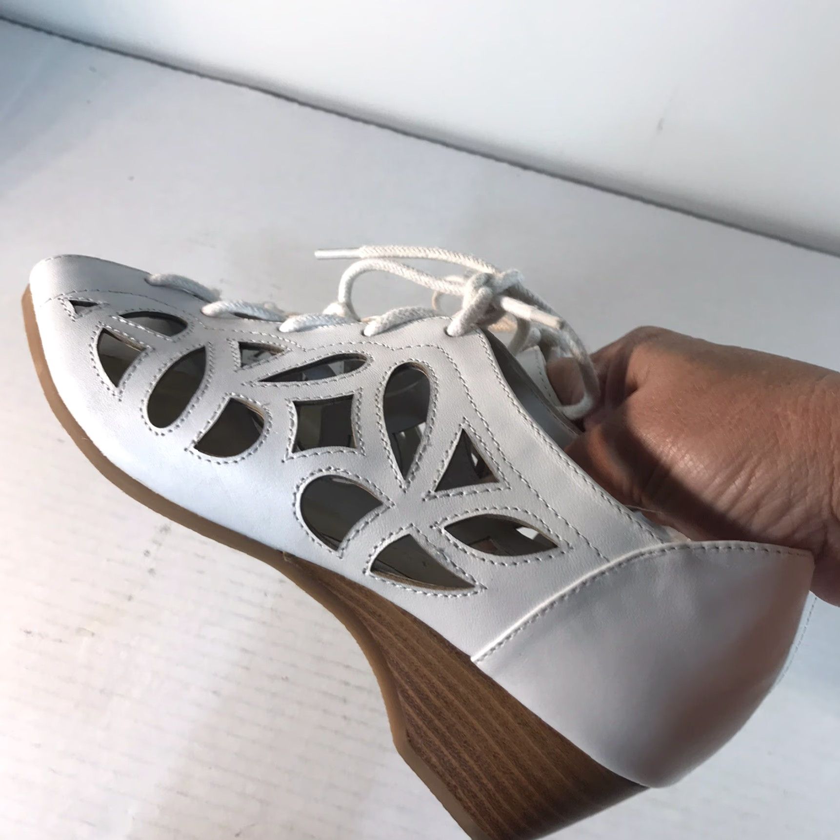 Vintage Bella Vita White Leather Lace Up Wedge Open Toe 1.5in Dressy Womens Size 6.5M Size M / US 6-8 / IT 42-44 - 6 Thumbnail