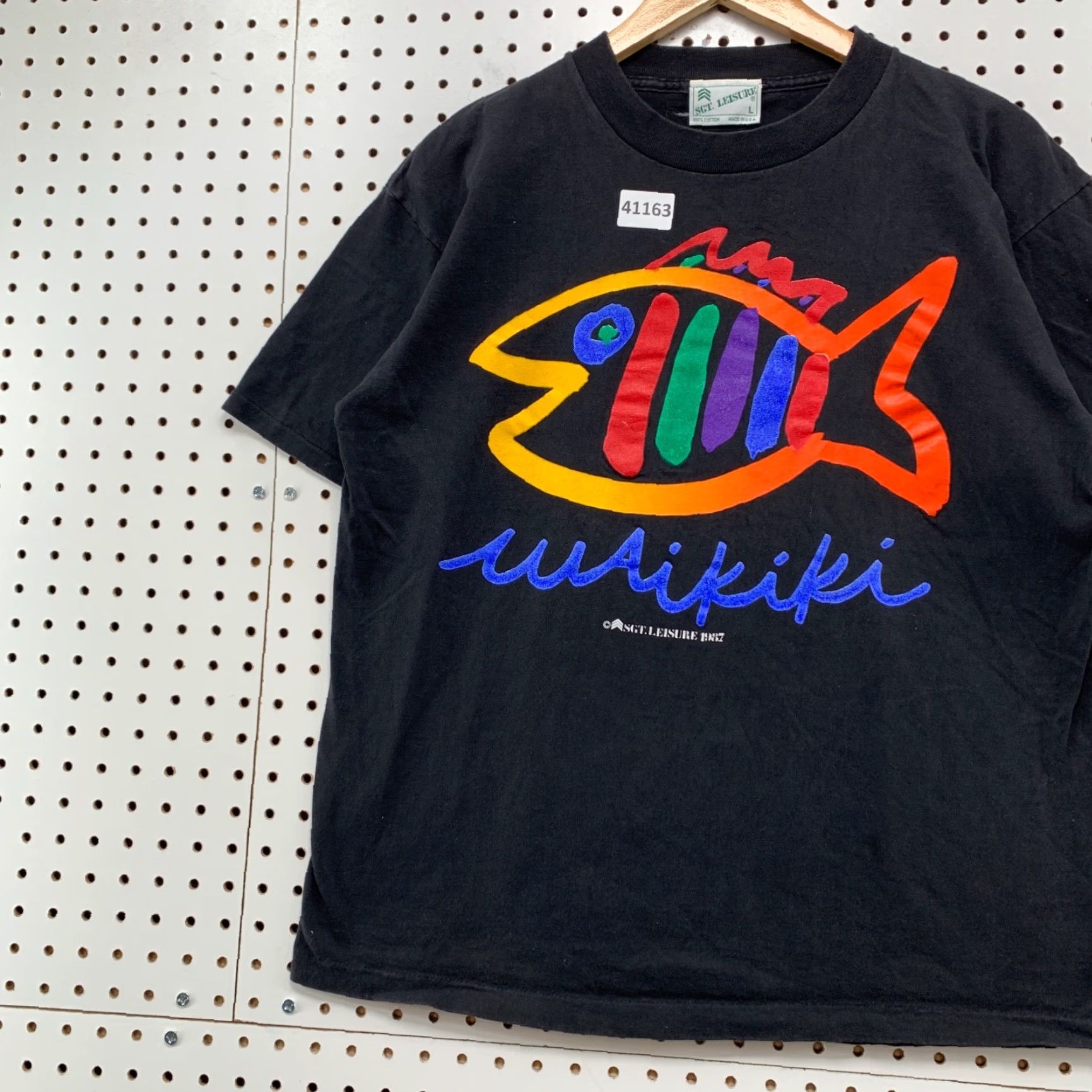 Vintage VINTAGE SGT. Leisure 90s Hawaiian Fish T-Shirt Mens M Black Graphic Print Single Stitch USA Size US M / EU 48-50 / 2 - 5 Thumbnail