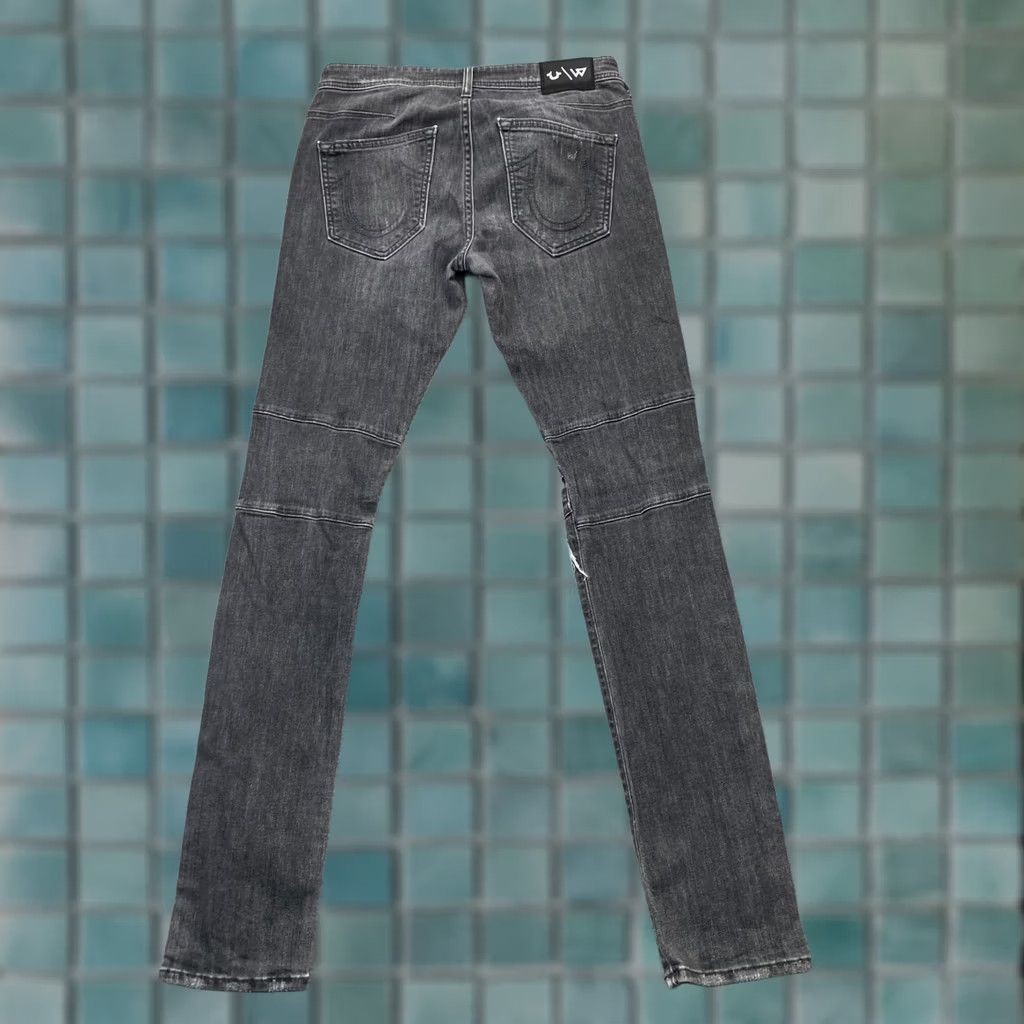 True Religion True Religion Jeans Mens 29 Gray Westbrook Rocco Relaxed Skinny Leg Distressed Denim 5-Pocket City Comfortable Distressed Jeans Mens Gray 90s Style Size US 29 - 1 Thumbnail