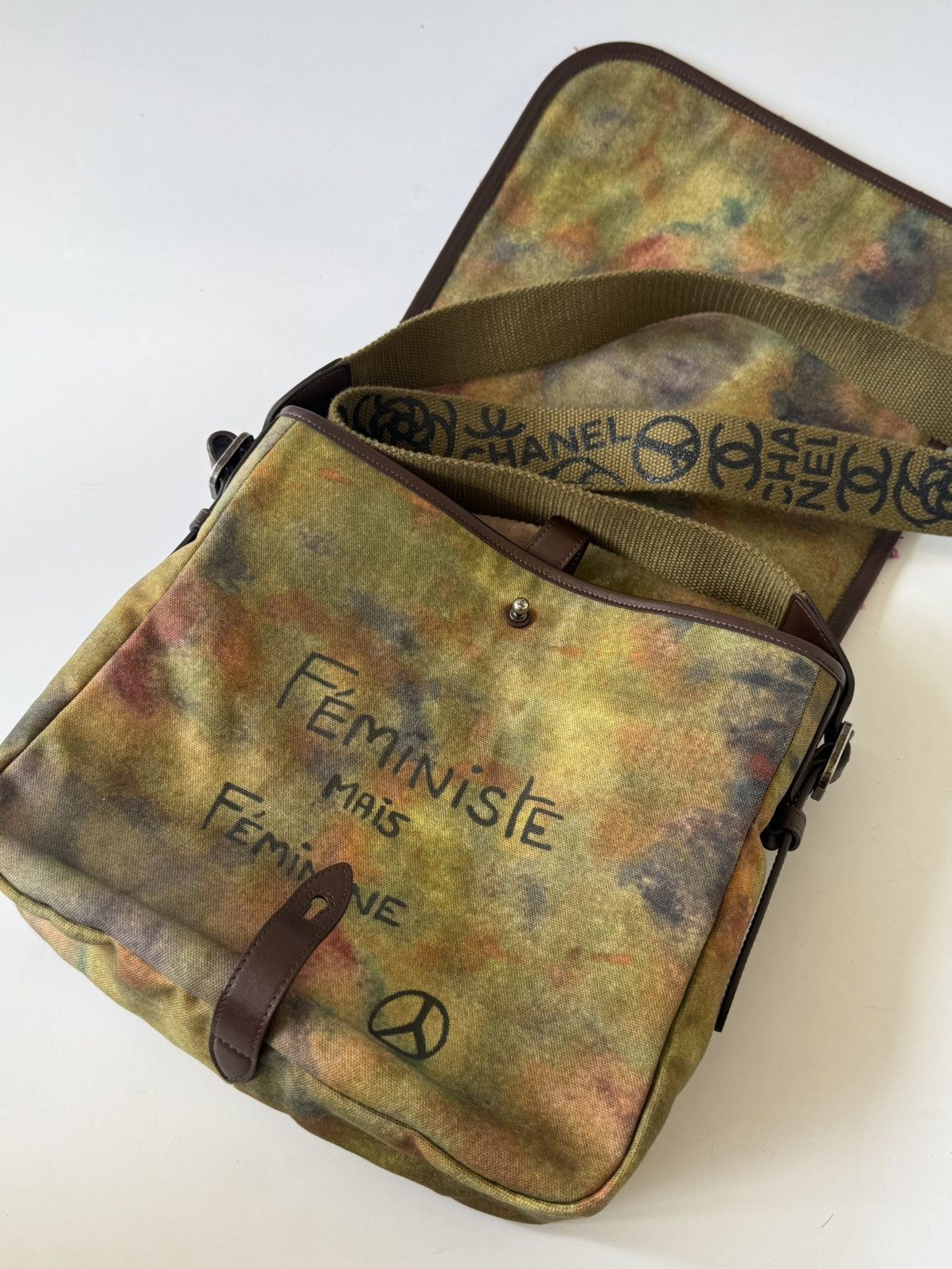 Chanel Chanel "On the Pavements" Graffiti Messenger Bag Size ONE SIZE - 12 Thumbnail