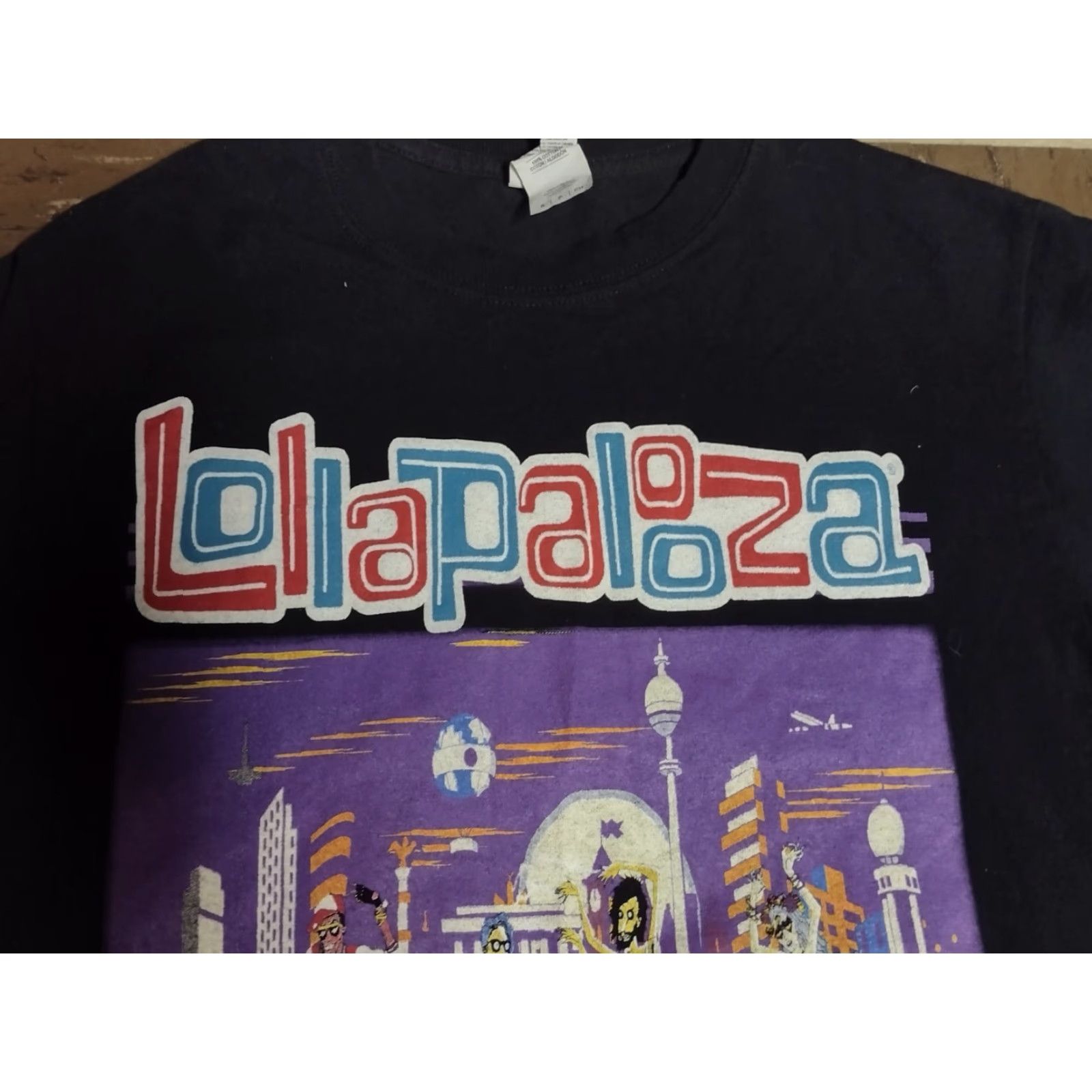 Vintage VINTAGE Lollapalooza T-Shirt Alt-J Blink-182 Muse The Killers Wiz Khalifa Adult Small Black Concert Mens Size US S / EU 44-46 / 1 - 3 Thumbnail