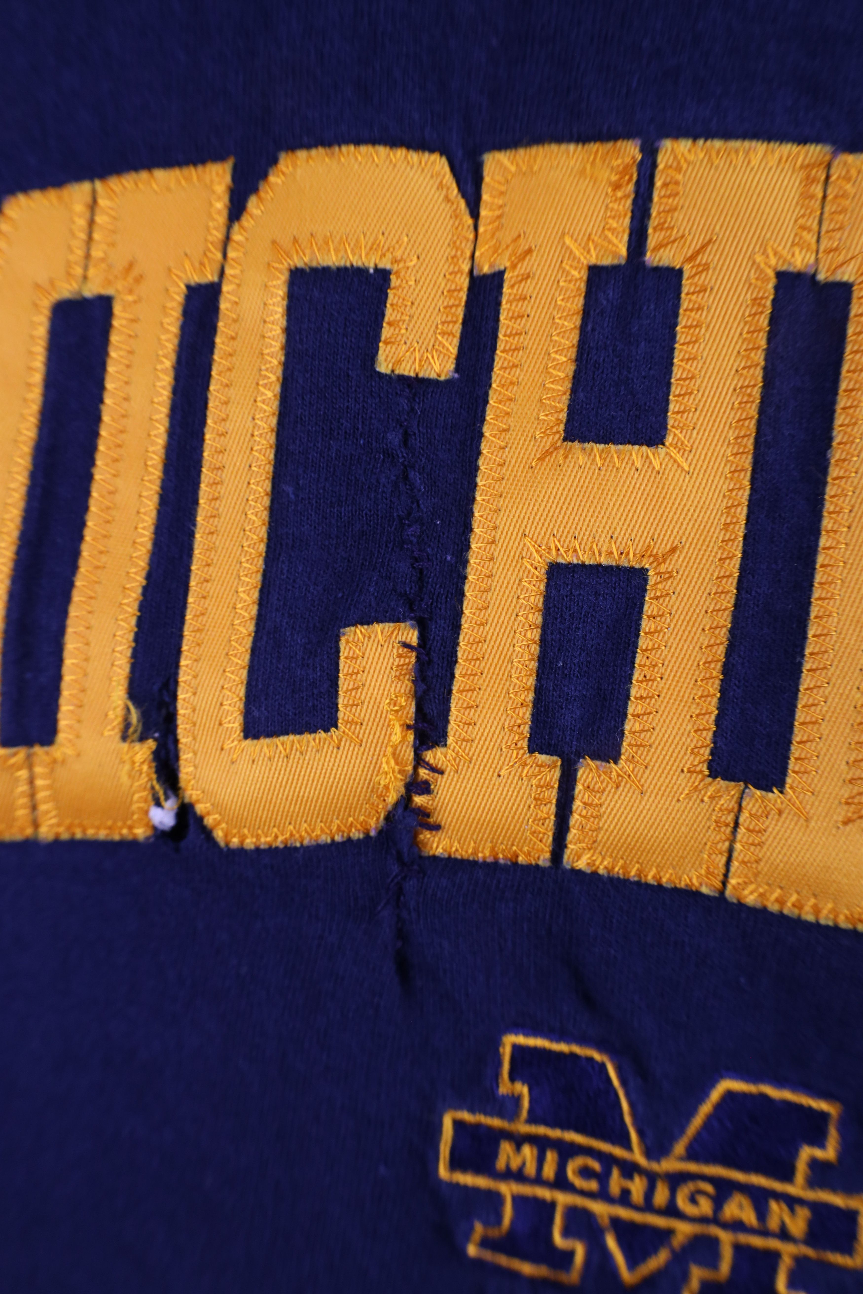 Vintage Vintage 90s Spell Out University of Michigan T-Shirt Blue Size US XXL / EU 58 / 5 - 7 Thumbnail