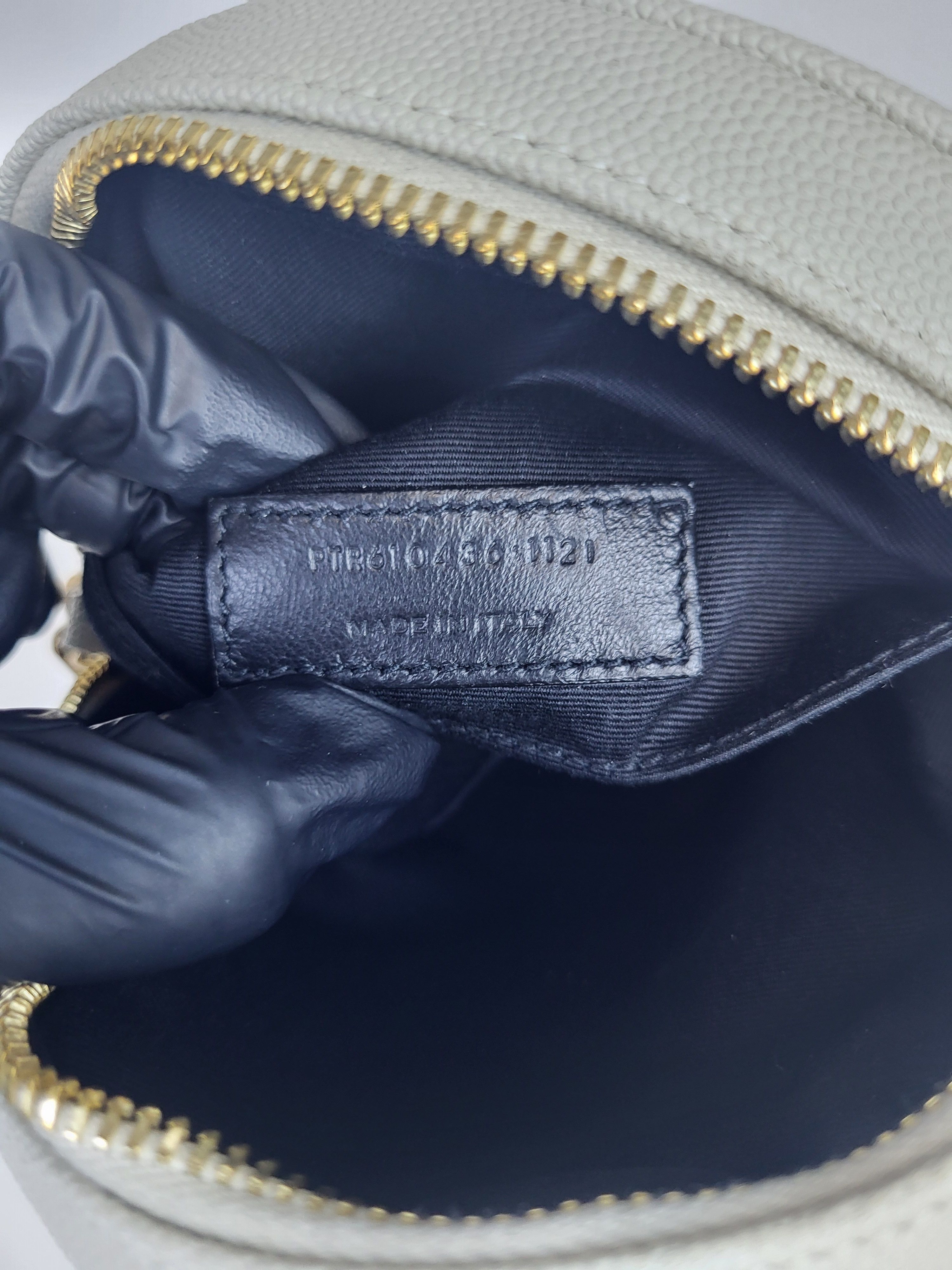 Yves Saint Laurent Saint Laurent Vinyle Round Camera Bag Leather Size ONE SIZE - 4 Thumbnail