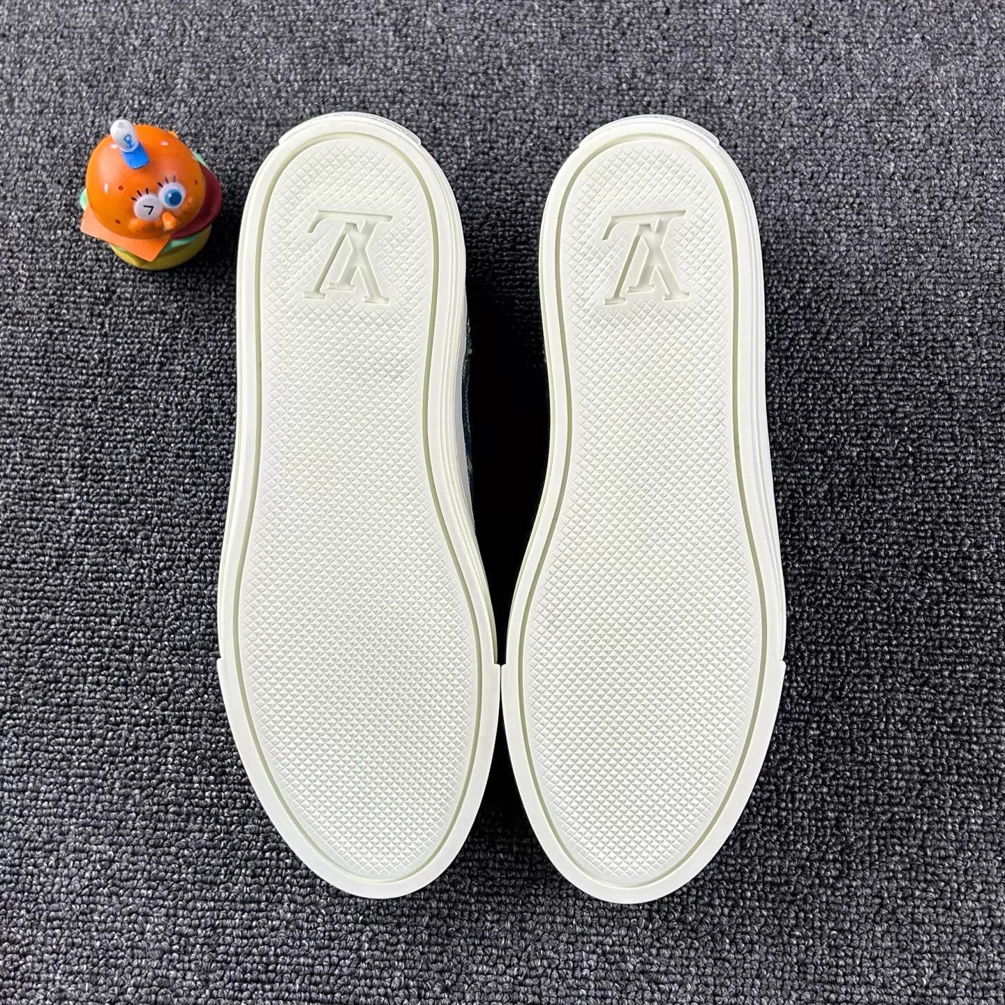Louis Vuitton LV Monogram Denim Sneaker EUR35 Size US 4.5 / IT 34.5 - 6 Thumbnail