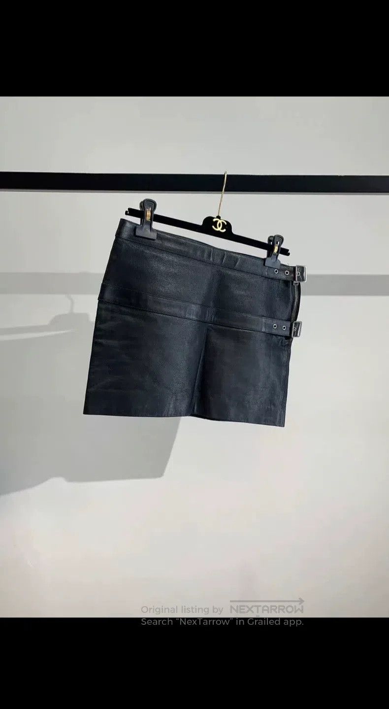 Saint Laurent Paris Saint Laurent Paris Black Cinch Waist Glossy Patent Leathe Size 37" - 2 Thumbnail