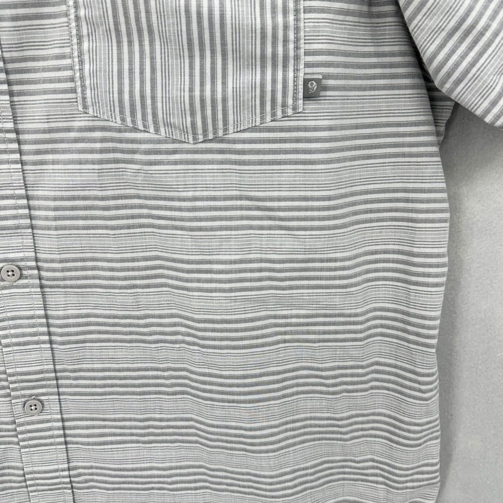 Mountain Hardwear Mountain Hardwear Shirt Mens XL Gray Button-Up Short Sleeve Striped Camp Preppy Size US XL / EU 56 / 4 - 6 Thumbnail