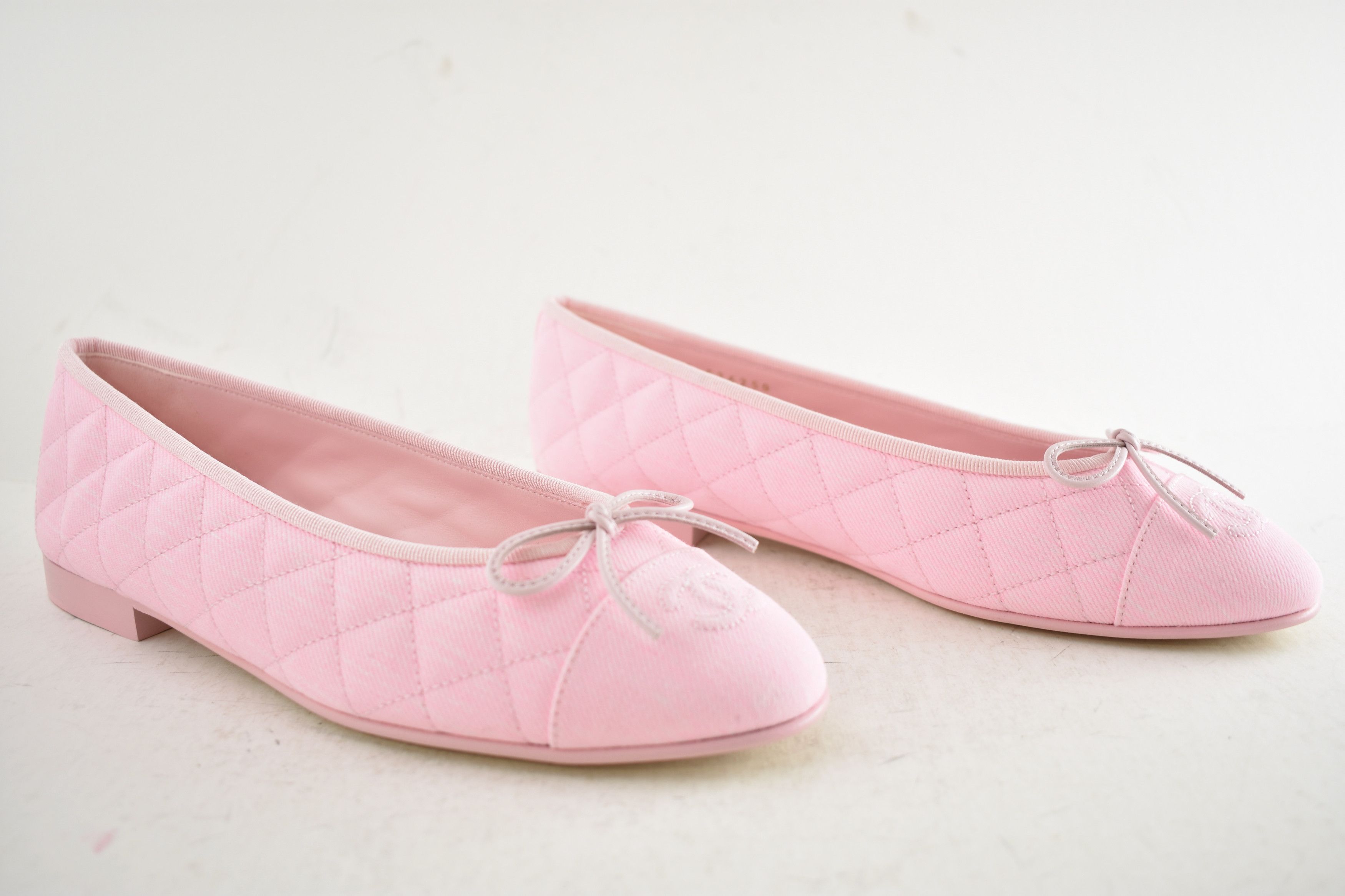 Chanel 26P Denim Quilted CC Logo Bow Tie Ballet Ballerina Flat 37 Size US 7 / IT 37 - 4 Thumbnail
