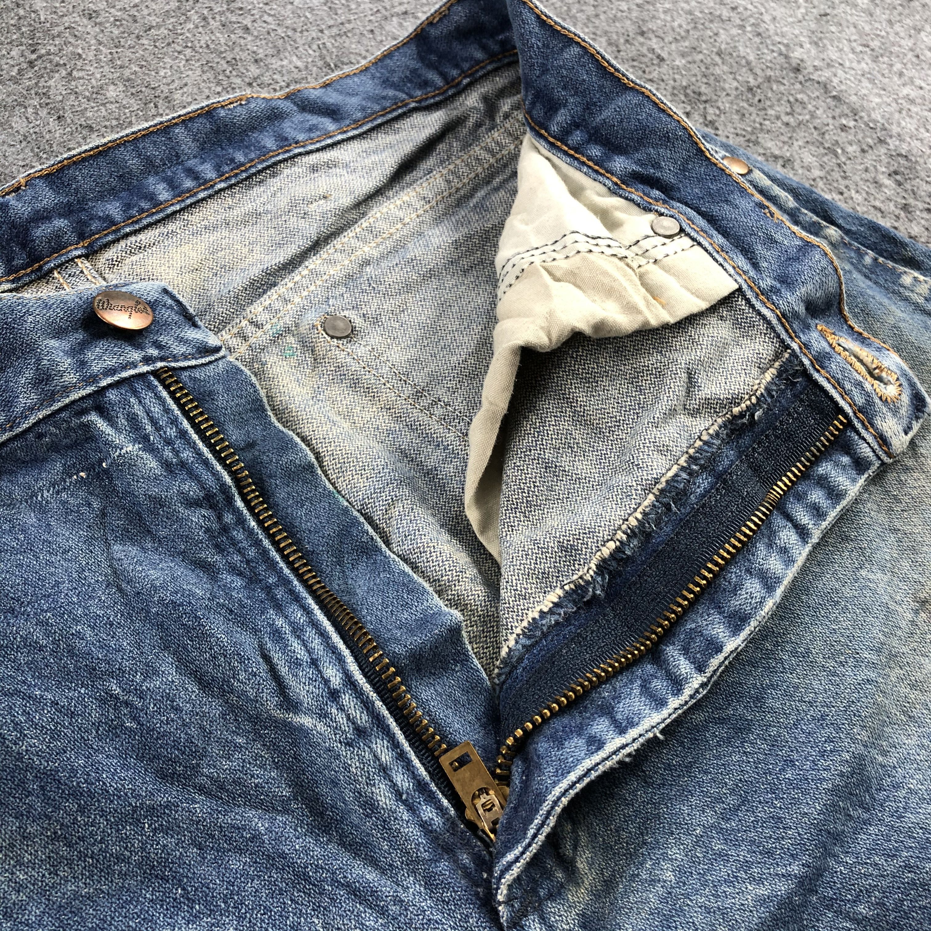 Wrangler Vintage Blue Wash Wrangler Jeans-J2279 Size US 33 - 13 Thumbnail