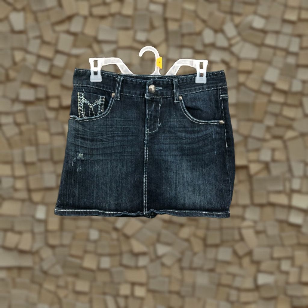 Vintage Maurices Skirt Juniors Size 5 Blue Denim Straight & Pencil Short All Seasons Cotton Blend Machine Washable Women VINTAGE? Wait no vintage = No. Size 27" / US 4 / IT 40 - 1 Thumbnail