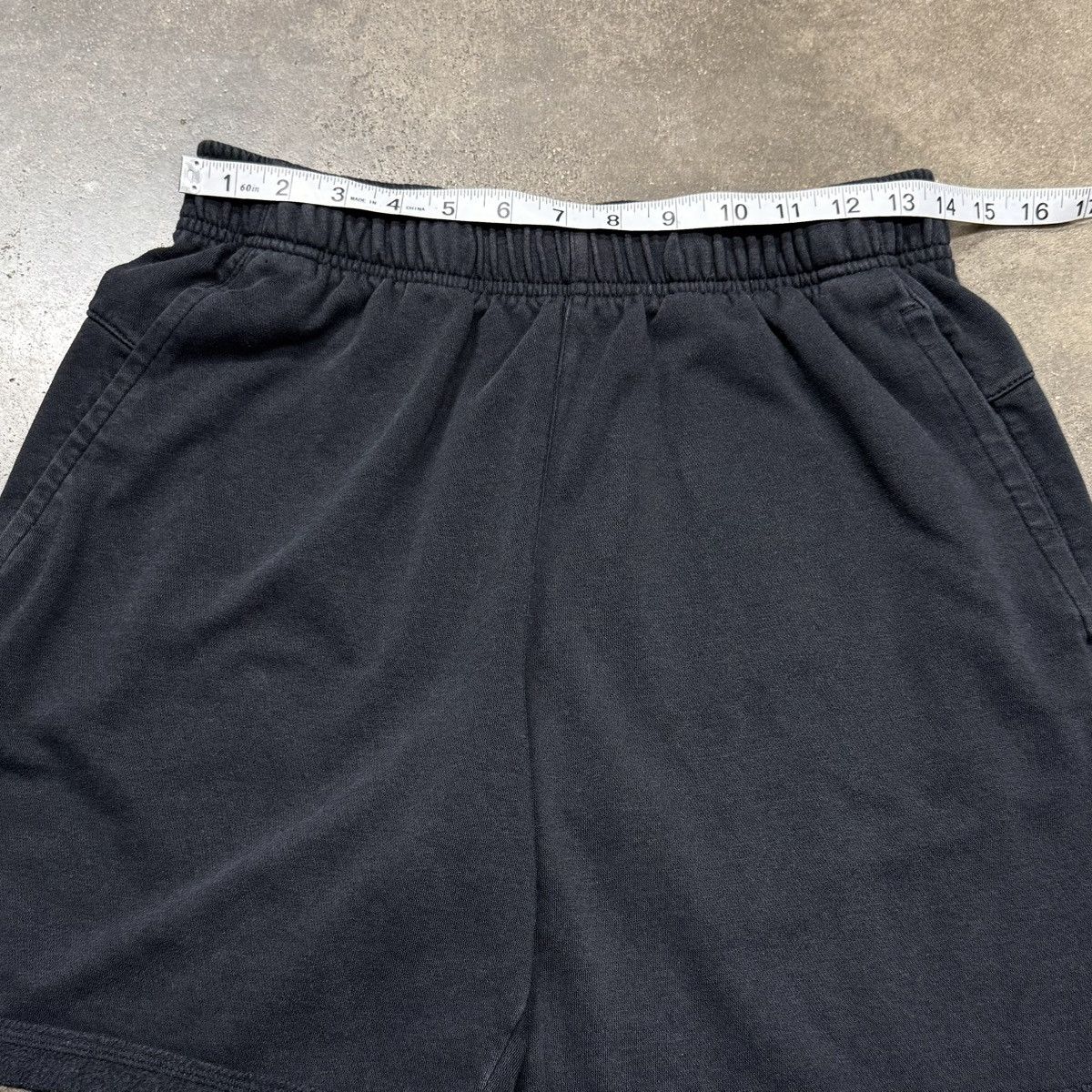 Nike Nike Yoga Therma-FIT Core Shorts Athletic Street Essential Size US 30 / EU 46 - 6 Thumbnail