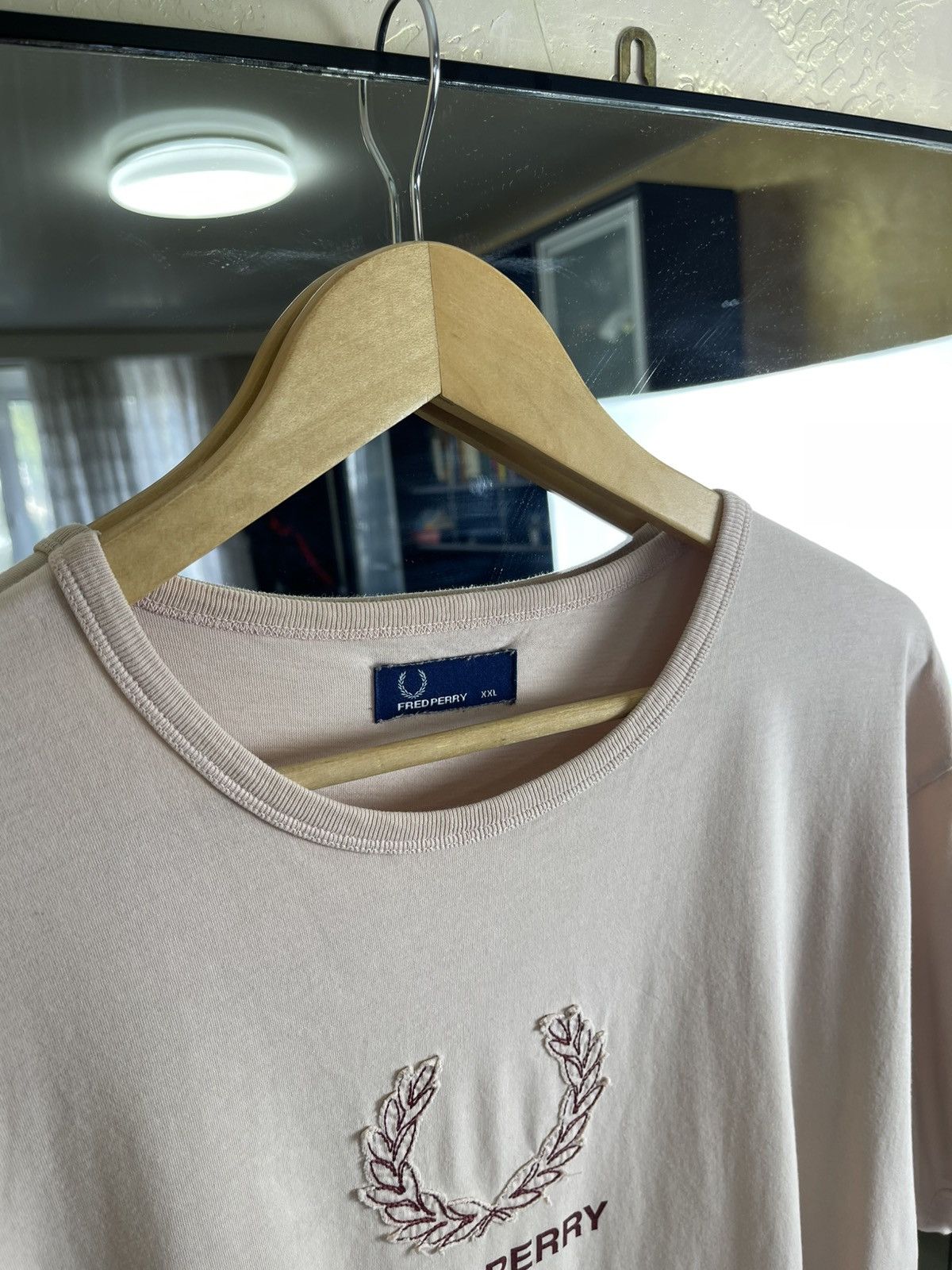 Fred Perry Classic Fred Perry Embroidered Laurel Tee - Soft Pink Size US XXL / EU 58 / 5 - 2 Thumbnail