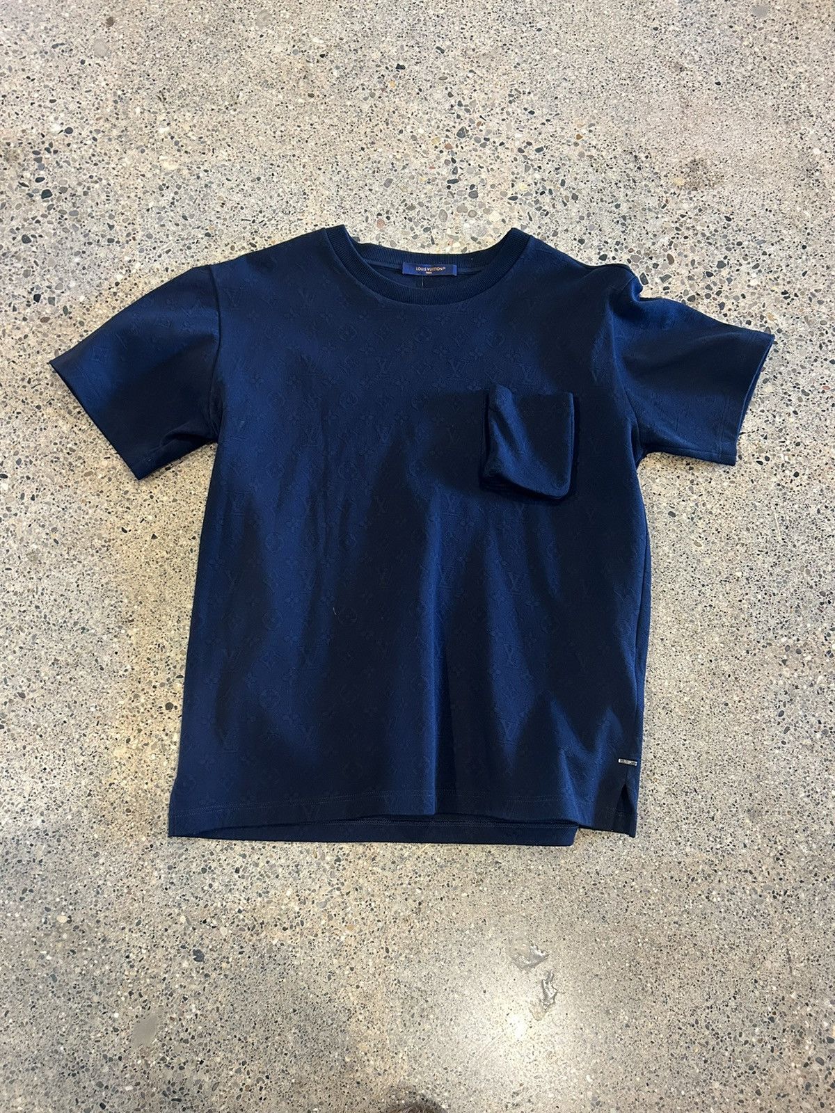 Louis Vuitton Navy blue louis vuitton pocket shirt Size US XL / EU 56 / 4 - 1 Thumbnail