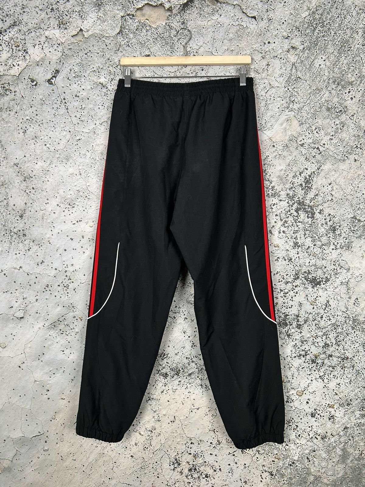 Adidas Vintage Liverpool FC Adidas Football Sweatpants Soccer Rare Size US 32 / EU 48 - 4 Thumbnail