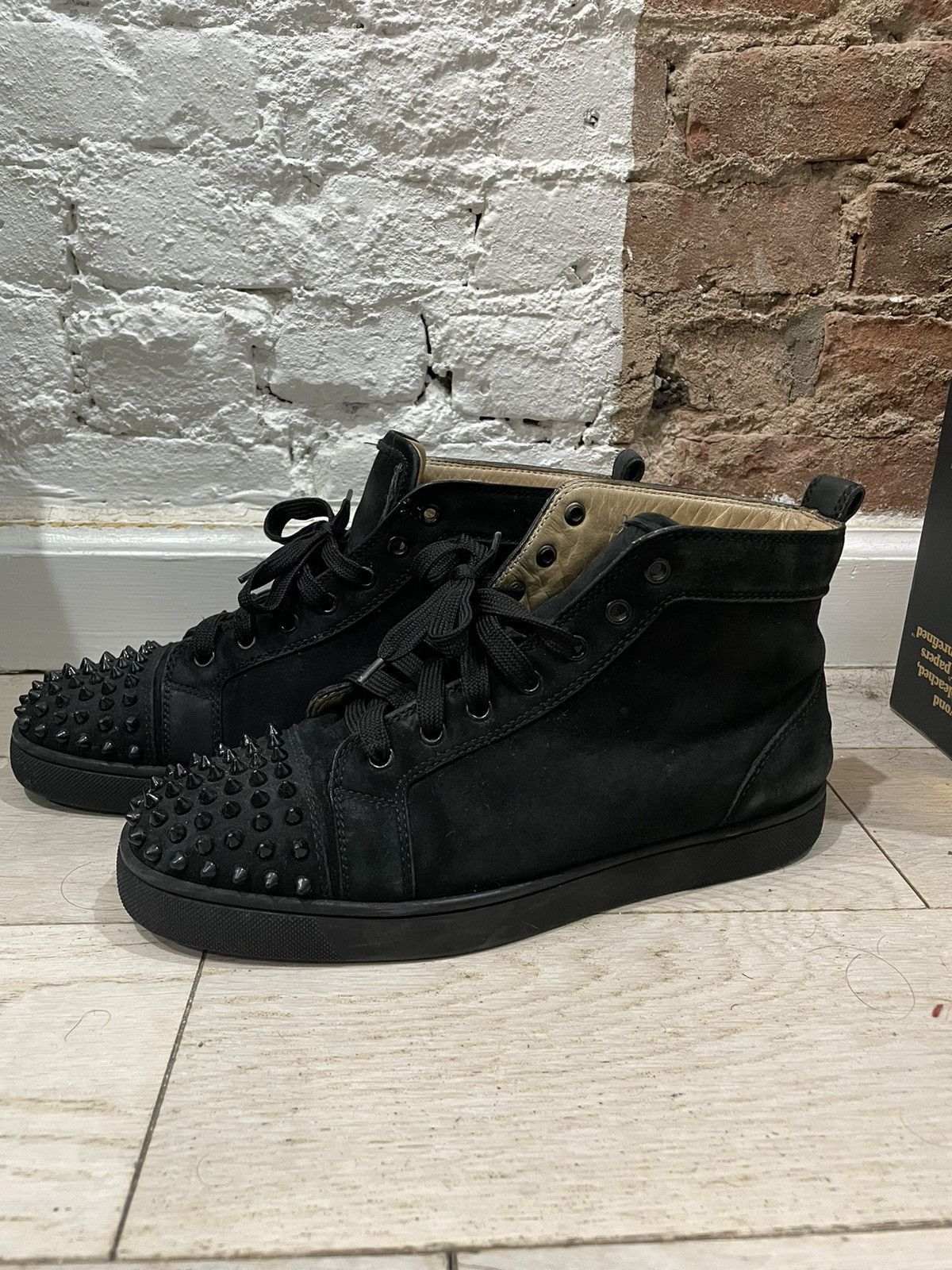 Christian Louboutin Christian Louboutin Size US 7.5 / EU 40-41 - 2 Thumbnail