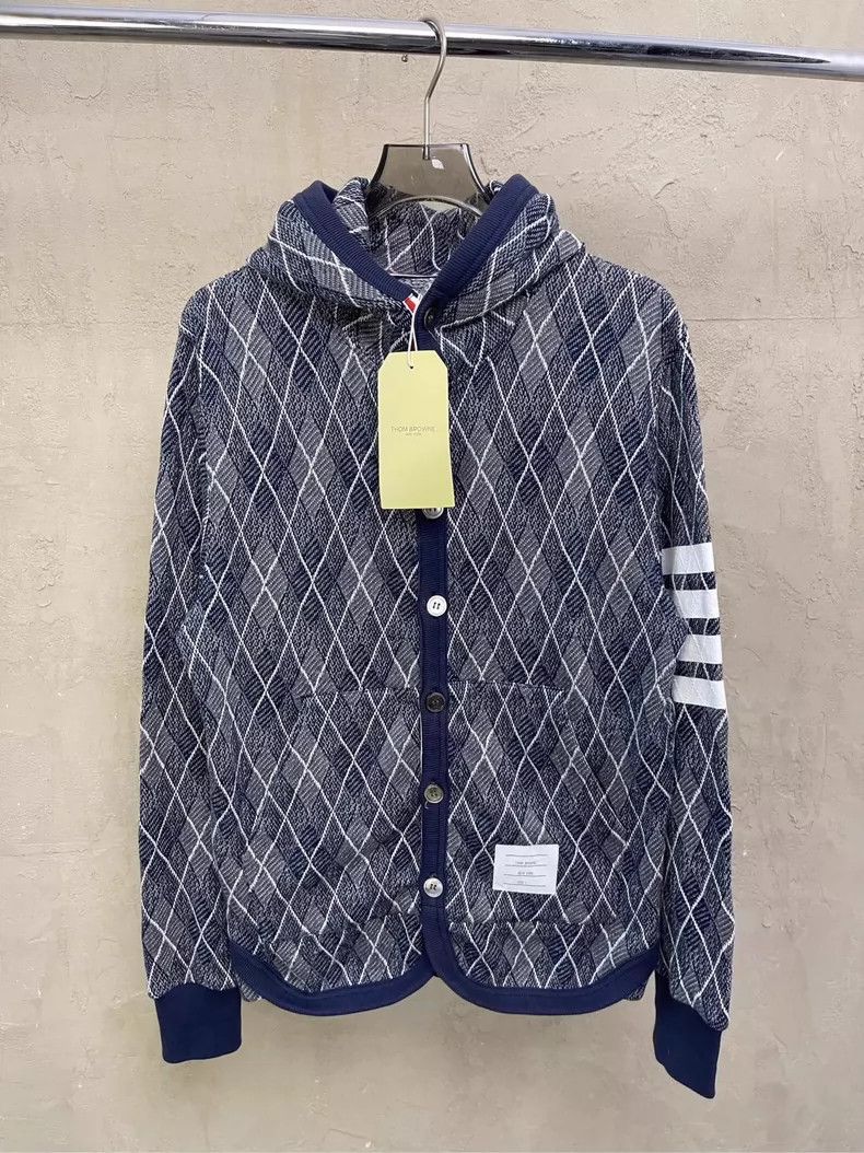 Thom Browne Thom Browne size1 Blue and gray diamond pattern button knit Size US S / EU 44-46 / 1 - 1 Thumbnail