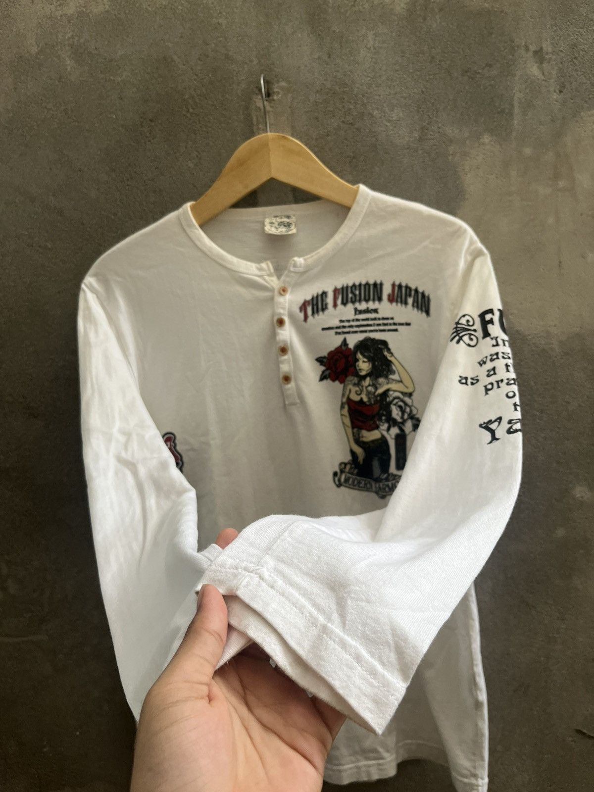 If Six Was Nine The Fusion JapanHenley Long Sleeve Graphic Tee – Y2K Vintage Size US L / EU 52-54 / 3 - 14 Thumbnail