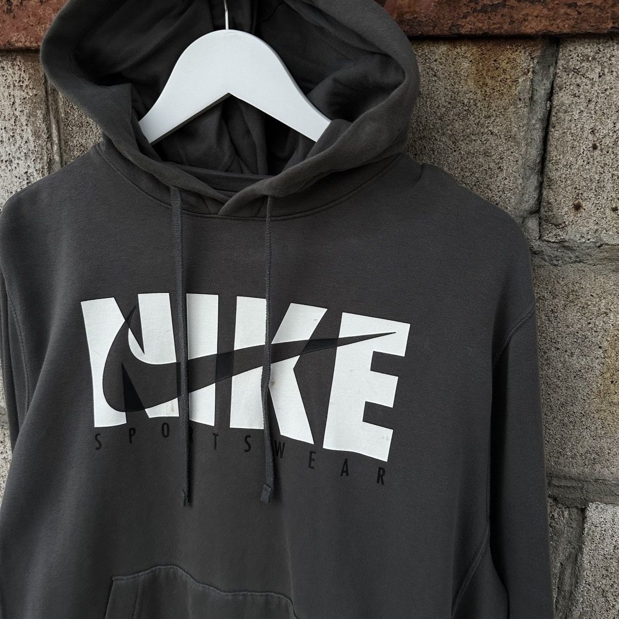 Nike Vintage Nike Hoodie Big Logo Size M Y2K 00s USA Grunge Hype Size US M / EU 48-50 / 2 - 4 Thumbnail