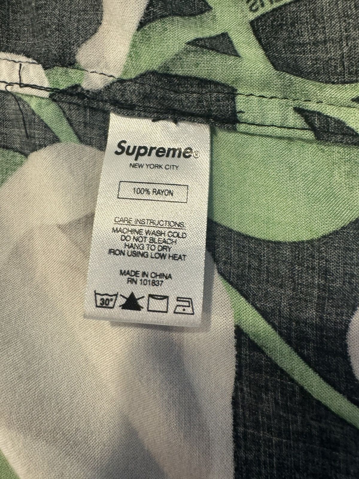 Supreme Supreme Lily Rayon Shirt Size US M / EU 48-50 / 2 - 4 Thumbnail