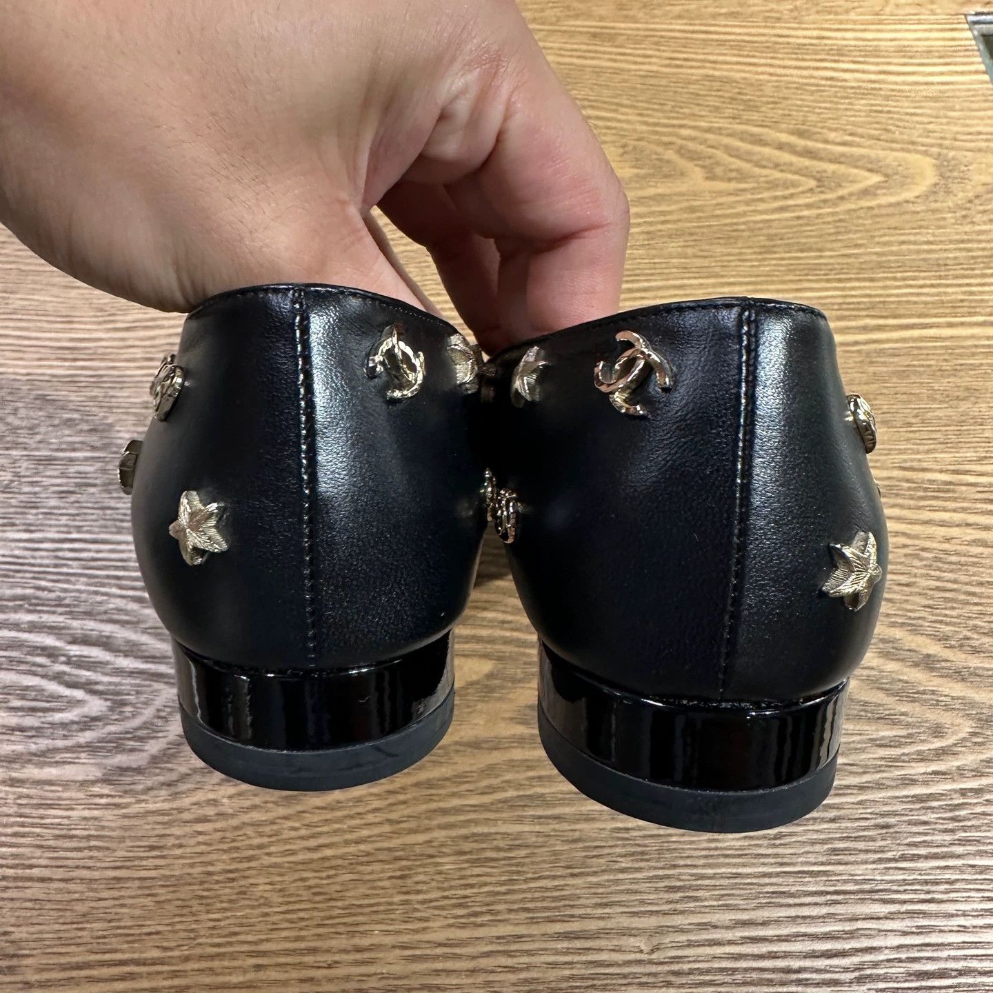 Chanel Chanel may884 Vic Crystal-Embellished Flat Shoes 35.5 Size US 5 / IT 35 - 5 Thumbnail