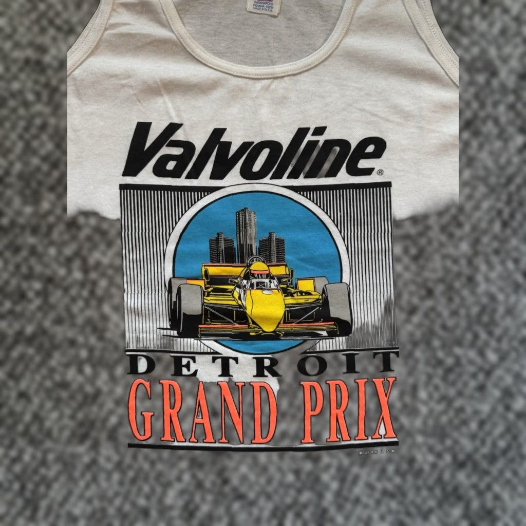 Logo 7 VINTAGE 1990 Detroit Grand Prix Valvoline Tank Top T Shirt Size XL Logo 7 White Cotton Polyester Men 90s Cars Sports Graphic Print Size US XL / EU 56 / 4 - 1 Thumbnail