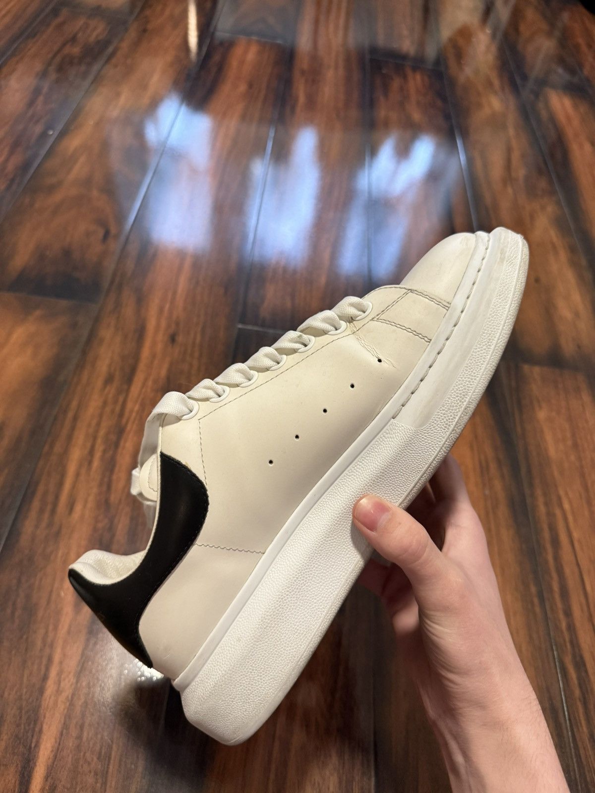 Alexander McQueen Alexander Mcqueen Oversized Sneaker White Black Heel Size US 9.5 / EU 42-43 - 3 Thumbnail
