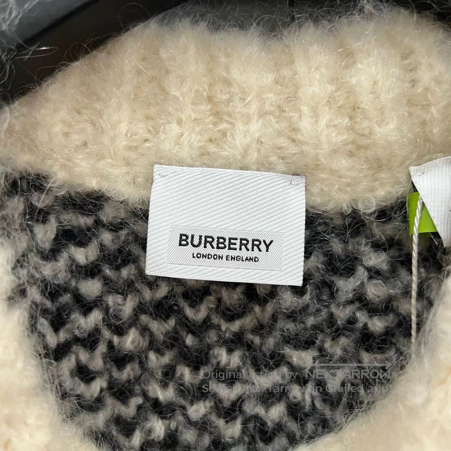Burberry burberry zebra design wool sweater size xs. Size XS / US 0-2 / IT 36-38 - 3 Thumbnail