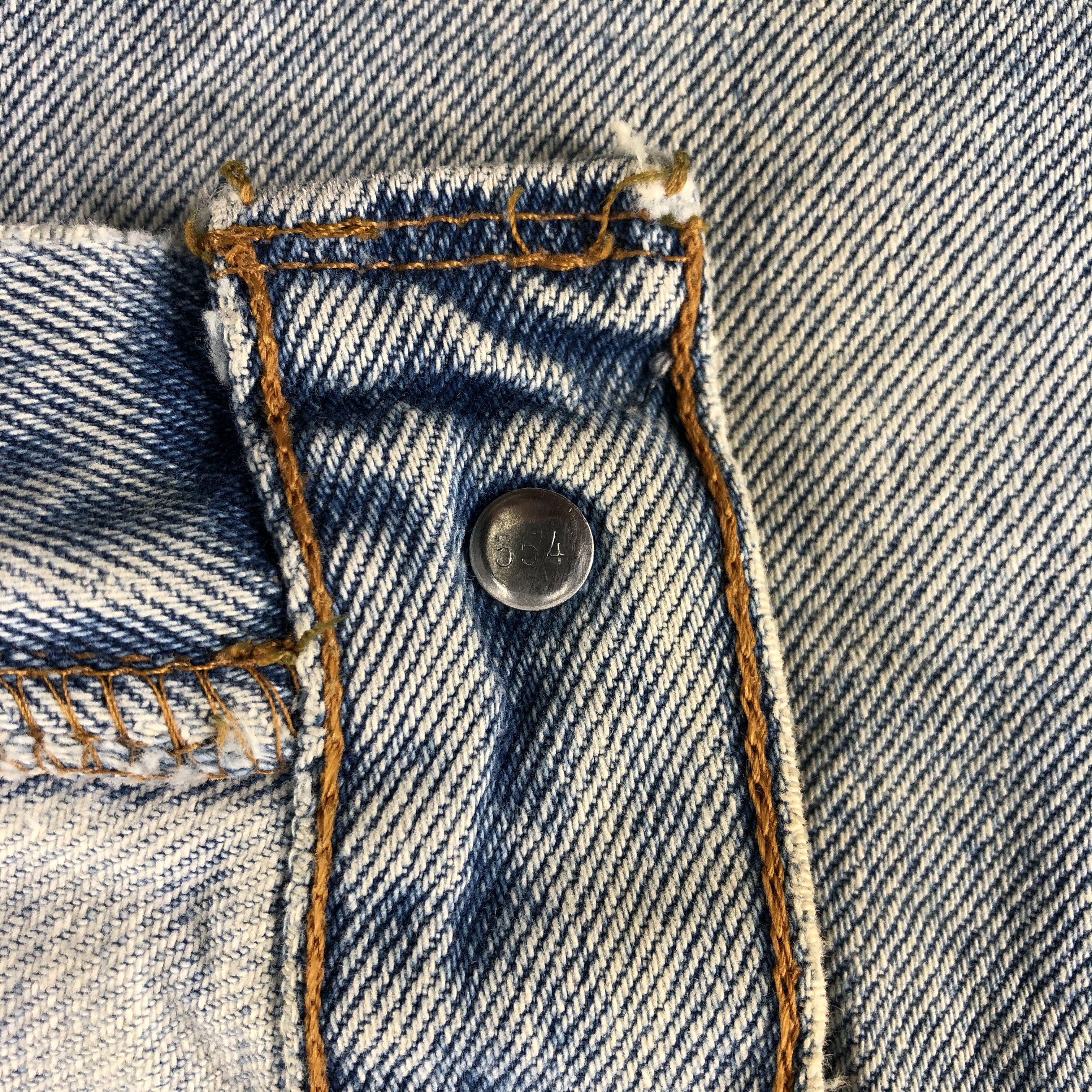 Levi's Vintage Levis 550 Light Wash Jeans-J1285 Size US 35 - 8 Thumbnail