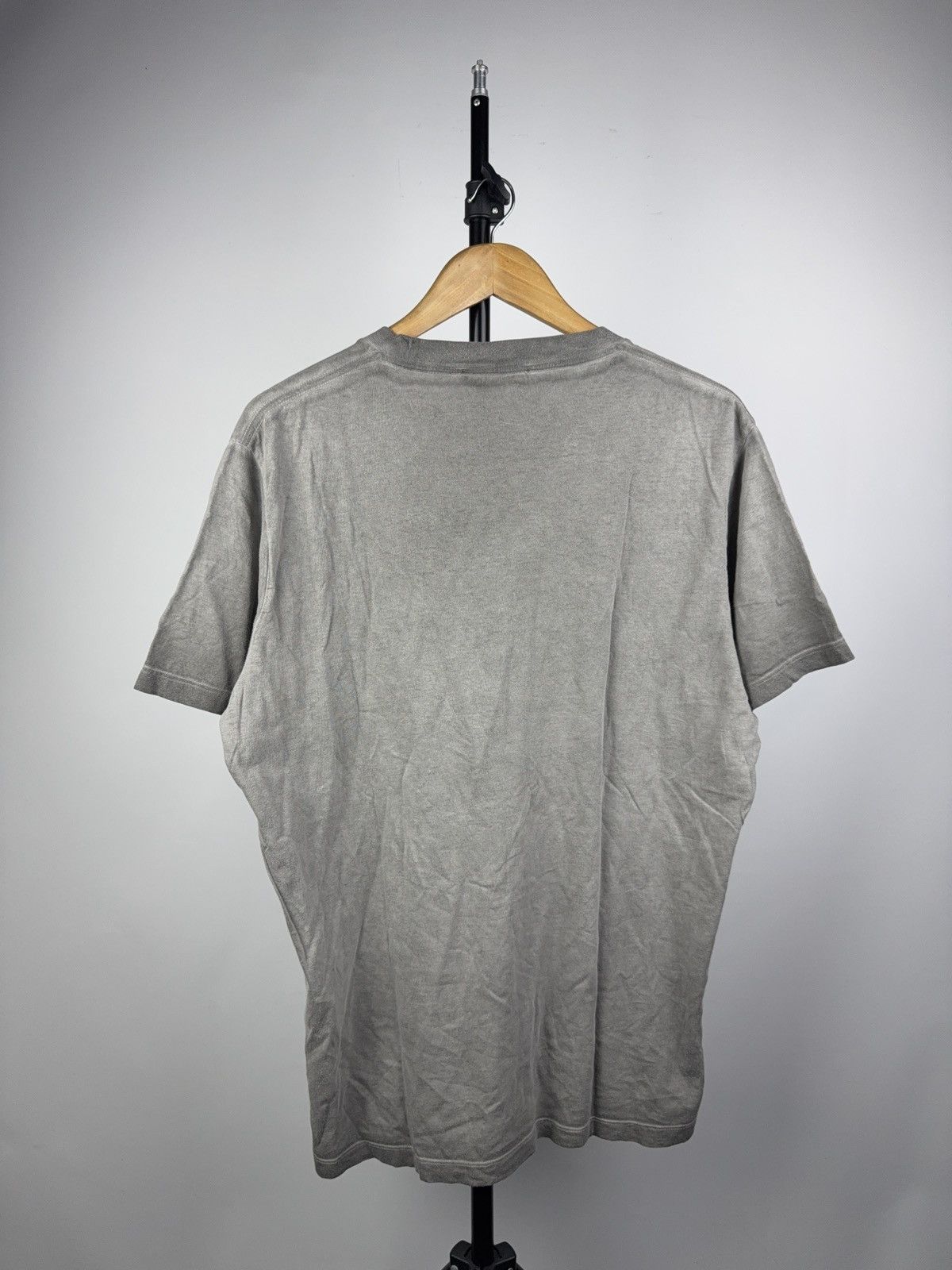 Trussardi 00s Trussardi Jeans Spray Big Logo Tee Vintage Grey Italy Size US L / EU 52-54 / 3 - 7 Thumbnail