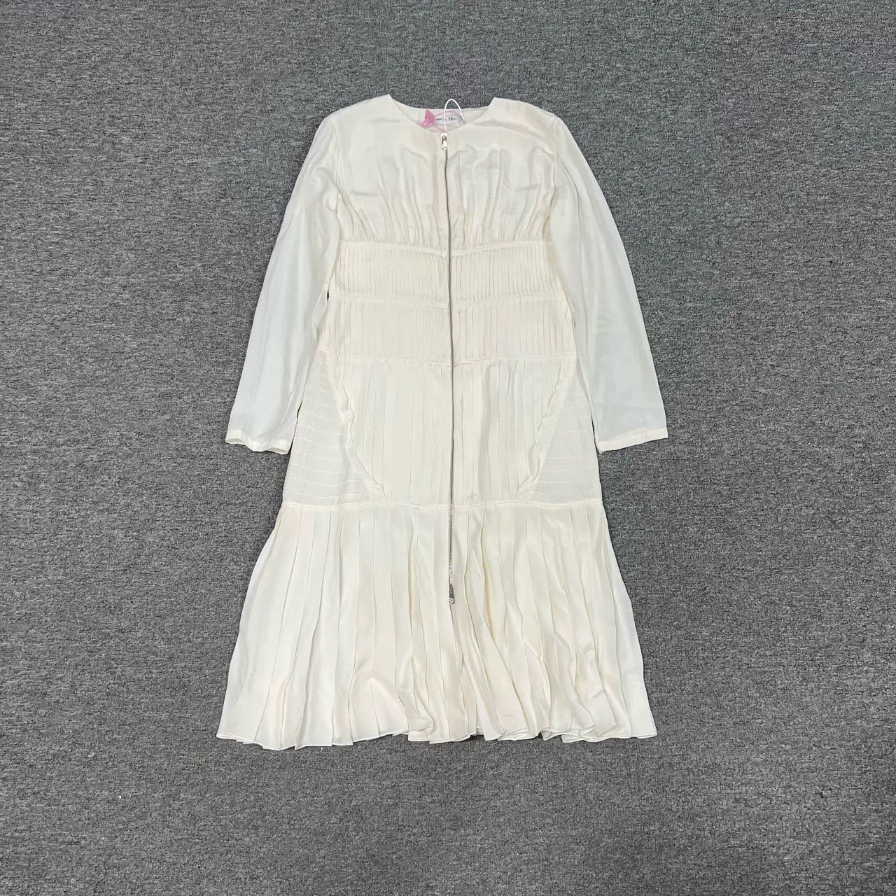 Dior Dior White Pleated Silk Long-Sleeve Dress Size XS / US 0-2 / IT 36-38 - 1 Thumbnail