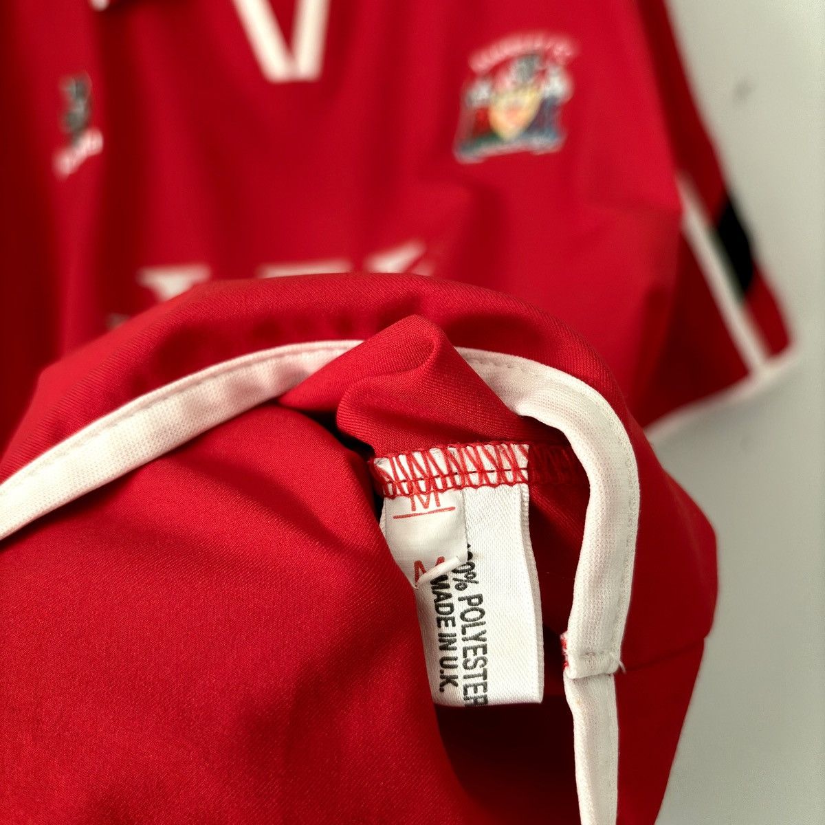 Vintage 2004 2005 Barnsley Koala Vintage Home Kit Soccer Jersey Tee Size US M / EU 48-50 / 2 - 4 Thumbnail