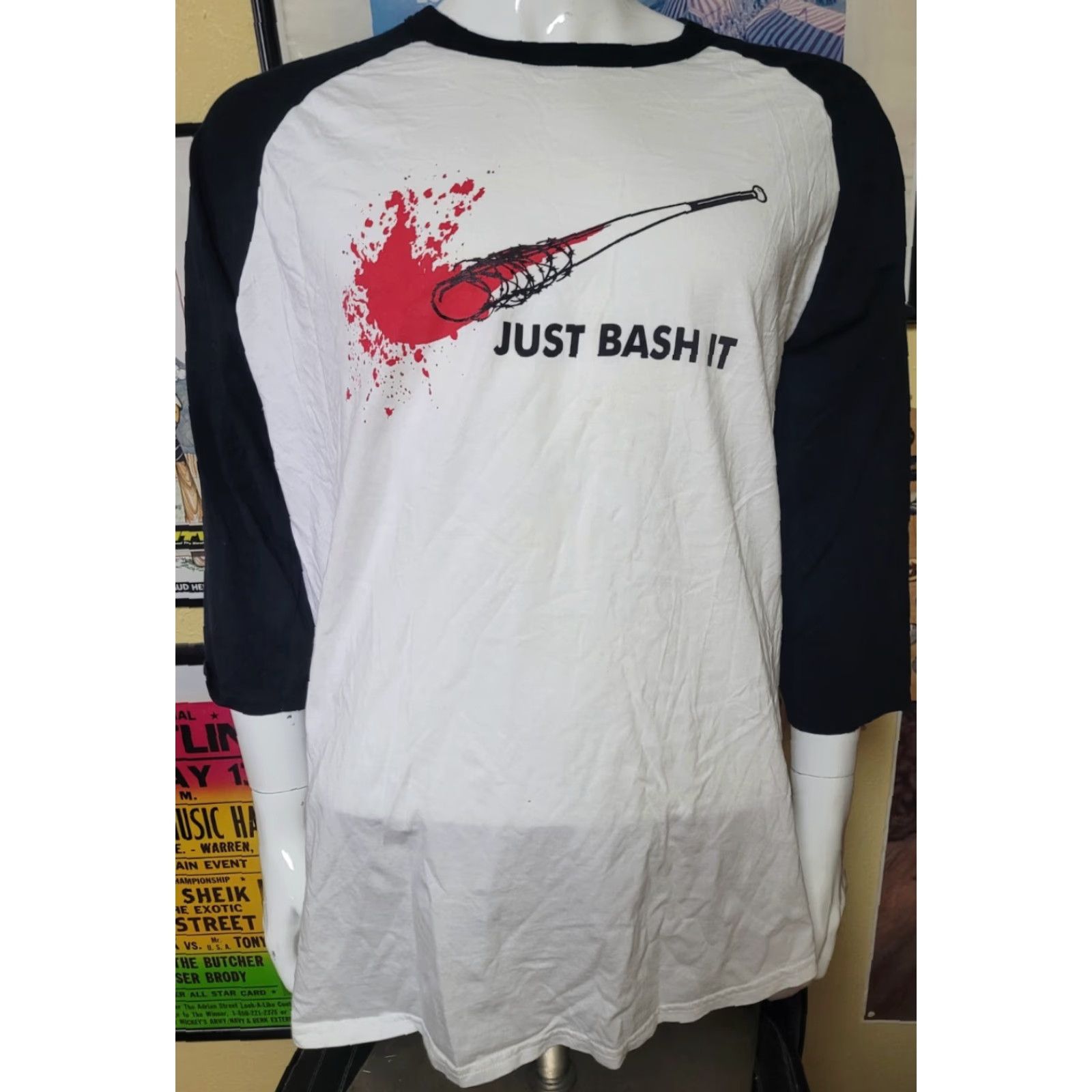 Vintage FXAttics Studios Just Bash It Barbed Wire Baseball Bat Raglan T Shirt XL Horror Men 3/4 Sleeve White Shirt Size US XL / EU 56 / 4 - 2 Thumbnail