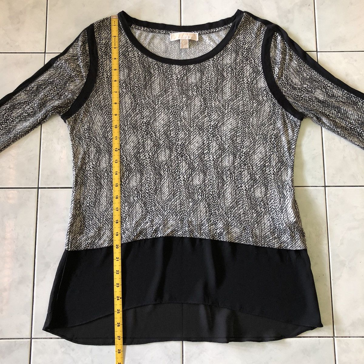 Michael Kors Michael Kors RN:111818 CA:45885 Snake Skin Print Long Sleeve Size M / US 6-8 / IT 42-44 - 21 Thumbnail