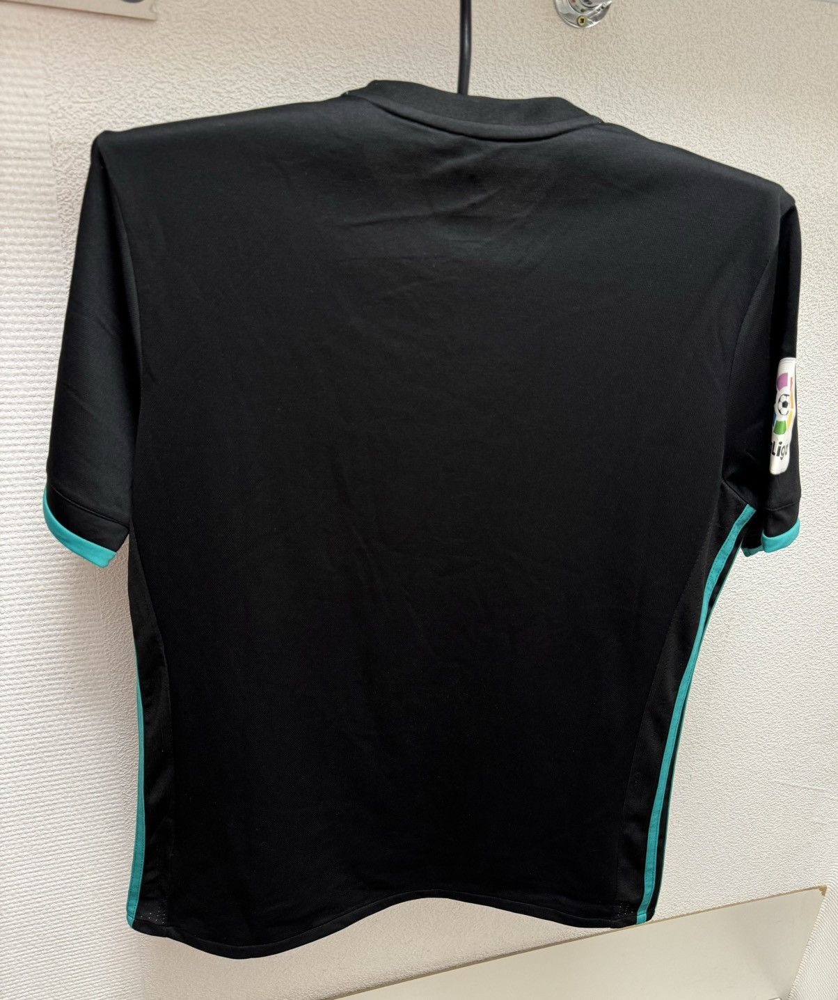 Adidas Real Madrid adidas black soccer jersey LFP L ( benzema) Size US L / EU 52-54 / 3 - 2 Thumbnail
