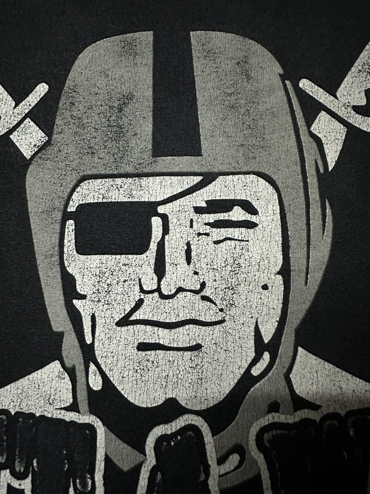 NFL × Vintage Thrashed Vintage Raider Silver & Black Attack Faded Tee Size US XXL / EU 58 / 5 - 6 Thumbnail