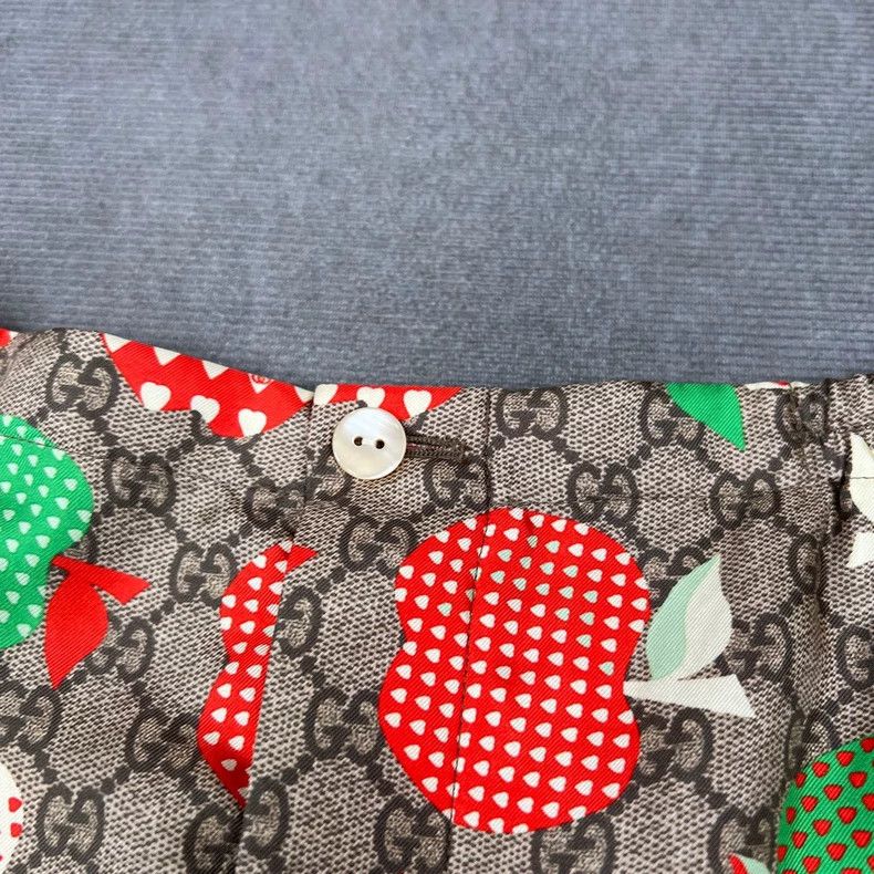 Gucci Gucci Full print logo apple print mulberry silk shorts 2502 Size US 28 / EU 44 - 3 Thumbnail