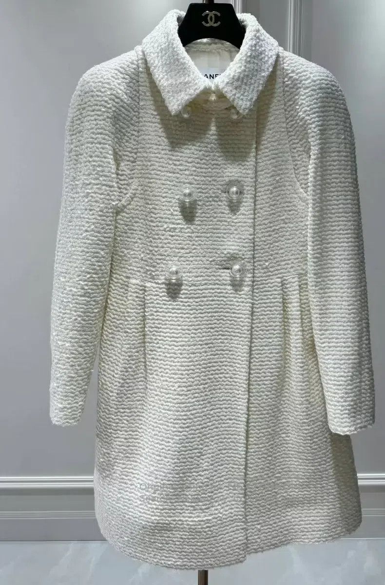 Chanel Chanel Ground control series beige pearl buckle tweed coat Size XS / US 0-2 / IT 36-38 - 1 Thumbnail