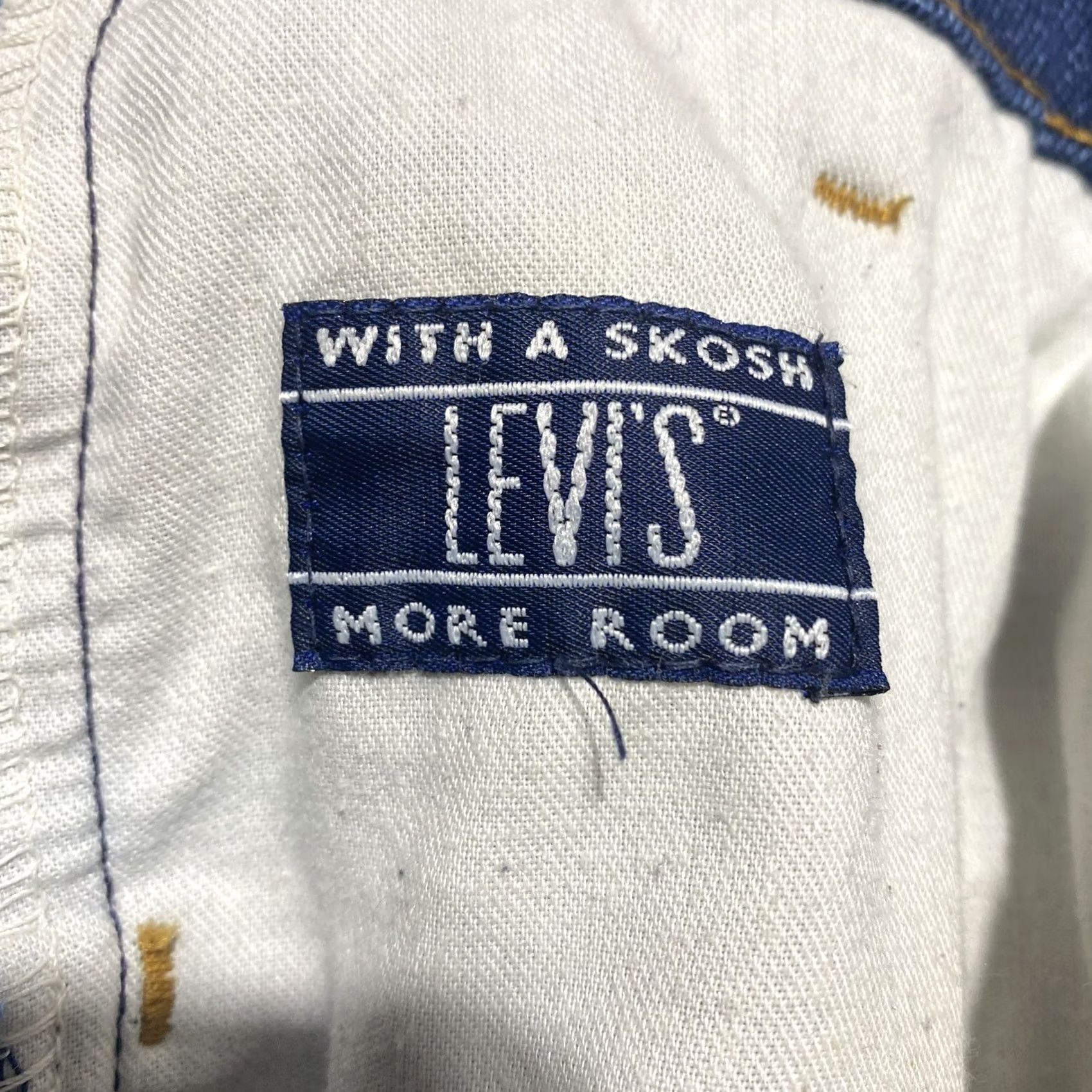Levi's VINTAGE Levi's Jeans With A Skosh More Room Mens 40x31 Denim Blue 1980s USA Cotton Levi's Mens Jeans Size US 40 / EU 56 - 4 Thumbnail