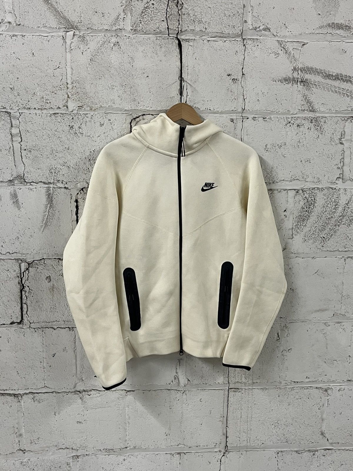 Nike Nike tech zip up hoodie cream colorway streetwear sports Size US S / EU 44-46 / 1 - 2 Thumbnail