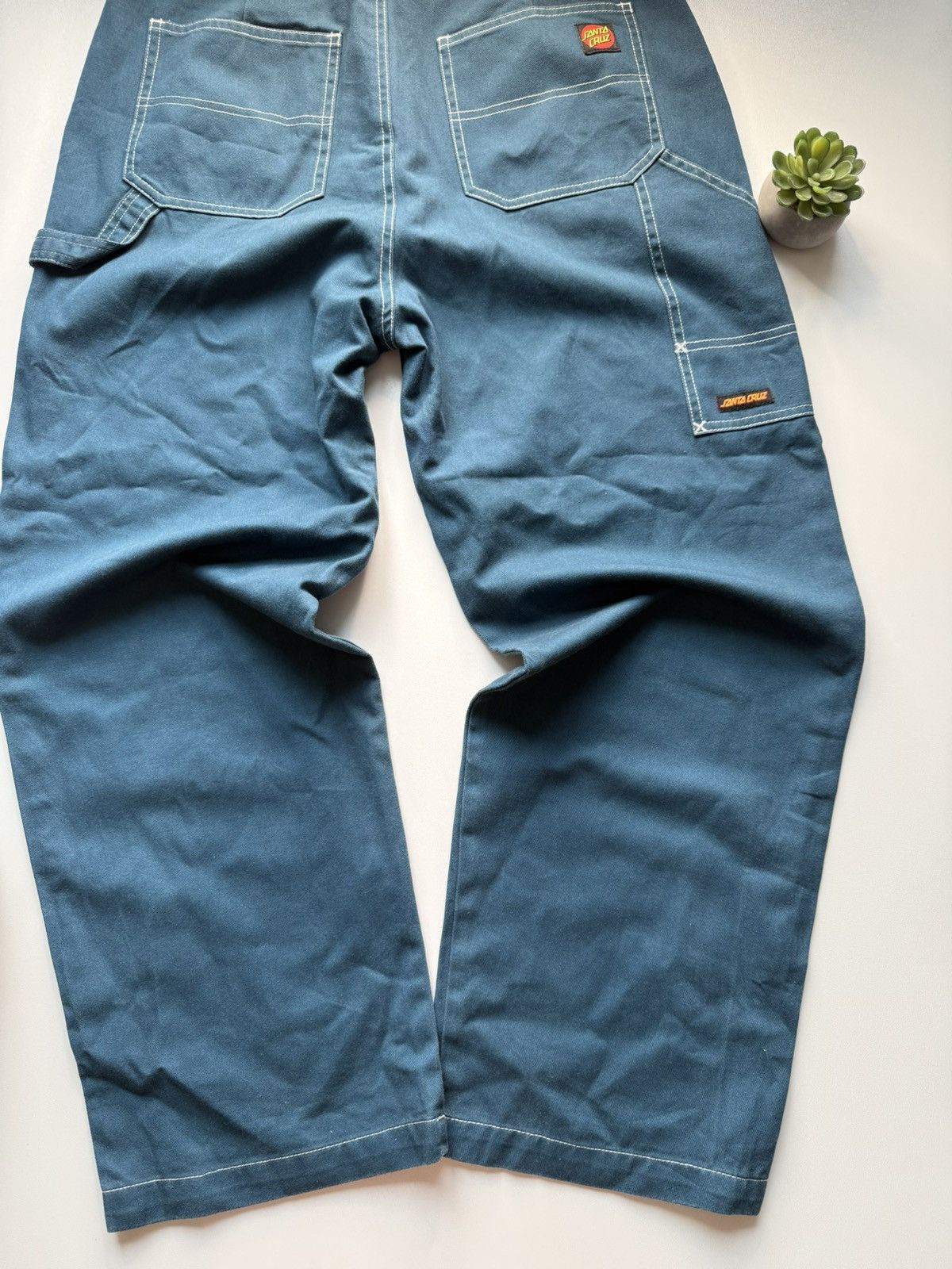 Santa Cruz Skateboards SANTA CRUZ WORKWEAR PANTS, SIZE M. DURABLE AND STYLISH Size US 32 / EU 48 - 2 Thumbnail