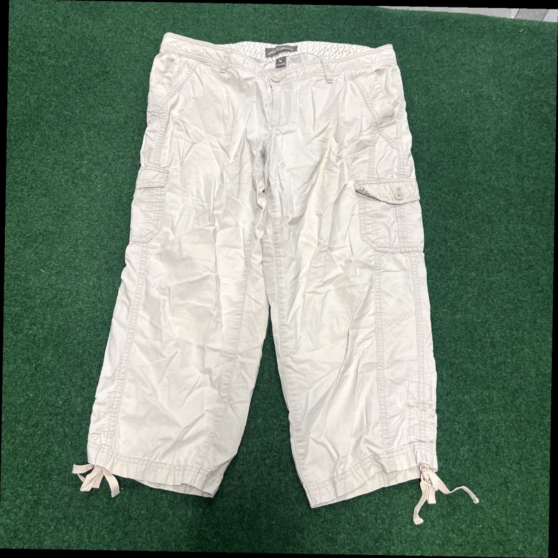 Eddie Bauer EDDIE BAUER LEGEND WASH KHAKI CROP CAPRI PANTS - WOMEN'S SIZE 14 Size 36" / US 14 / IT 50 - 1 Thumbnail