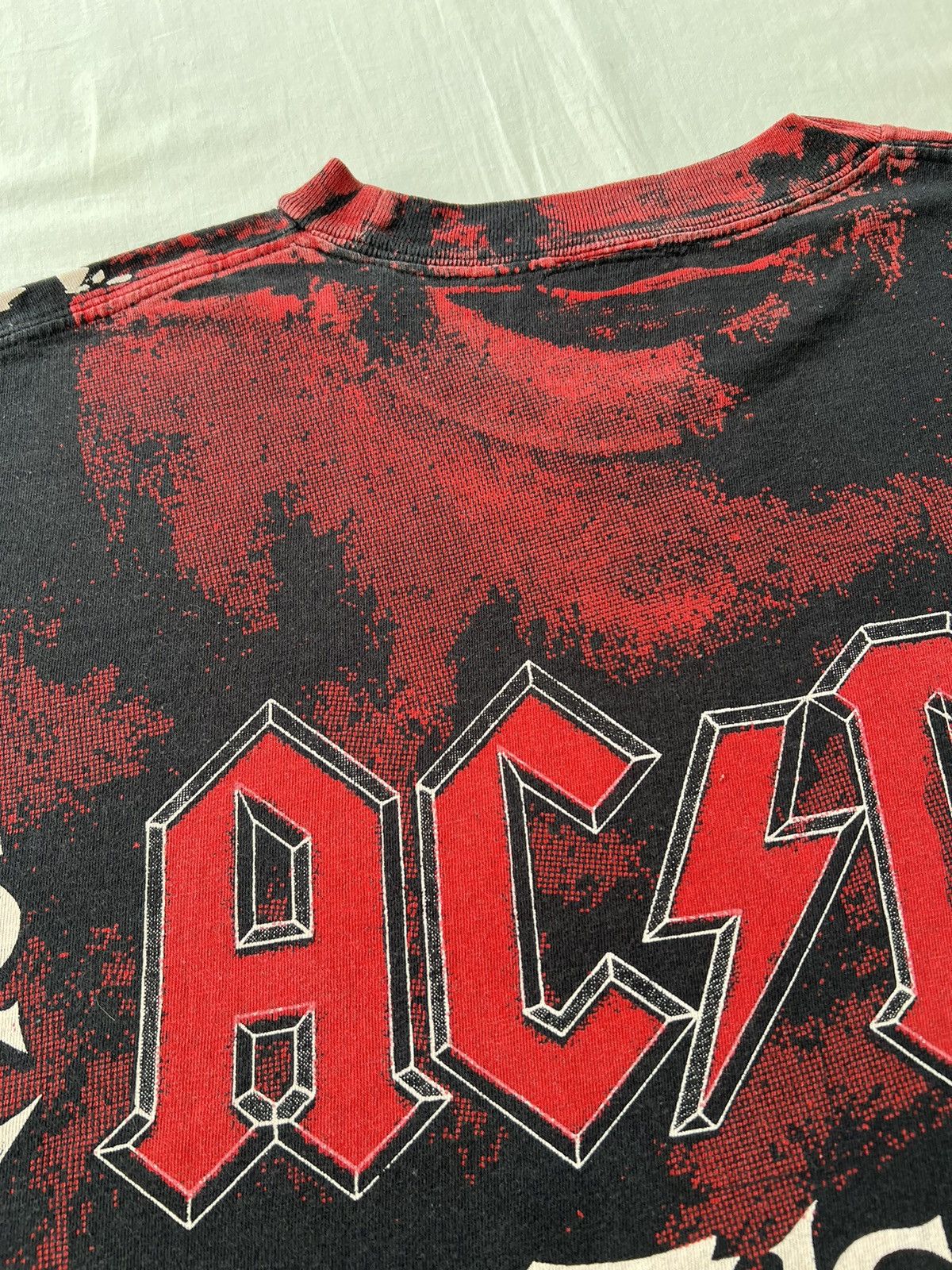 Band Tees Vintage 1990 AC/DC ACDC The Razors Edge AOP T-shirt Size US XL / EU 56 / 4 - 13 Thumbnail