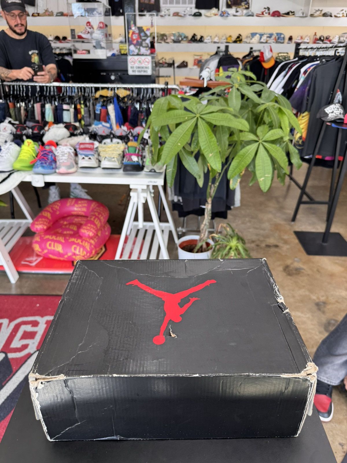 Jordan Brand Air Jordan 5 Raging Bull Size 7Y (2021) Size US 7 / EU 40 - 16 Thumbnail