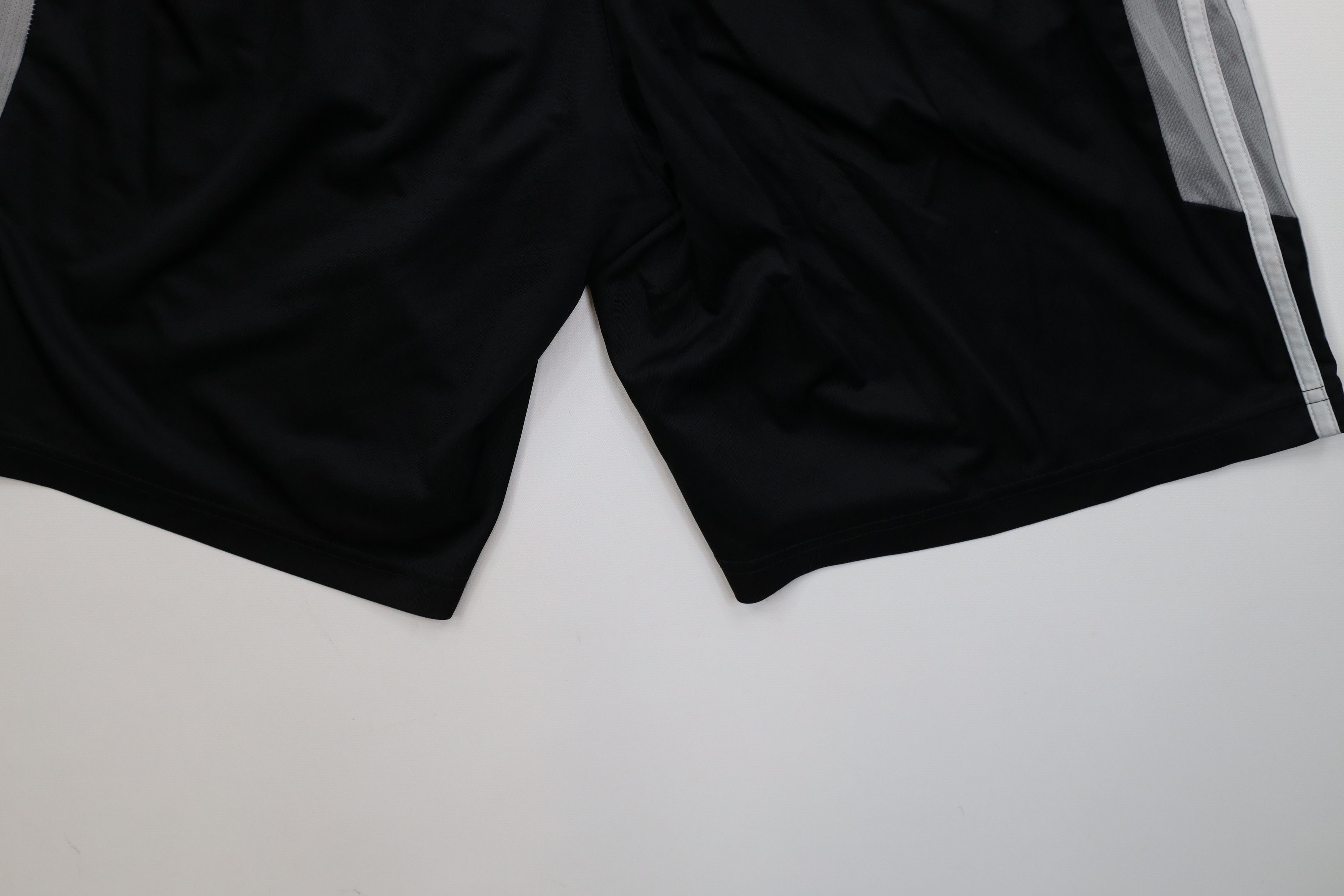 Adidas Y2K Adidas Spell Striped Running Jogging Soccer Shorts Black Size US 32 / EU 48 - 10 Thumbnail