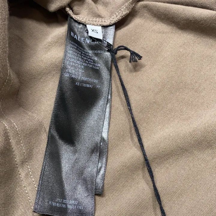 Balenciaga Balenciaga SS23 Distressed Logo Print T-Shirt 0079-2507 Size US XS / EU 42 / 0 - 3 Thumbnail