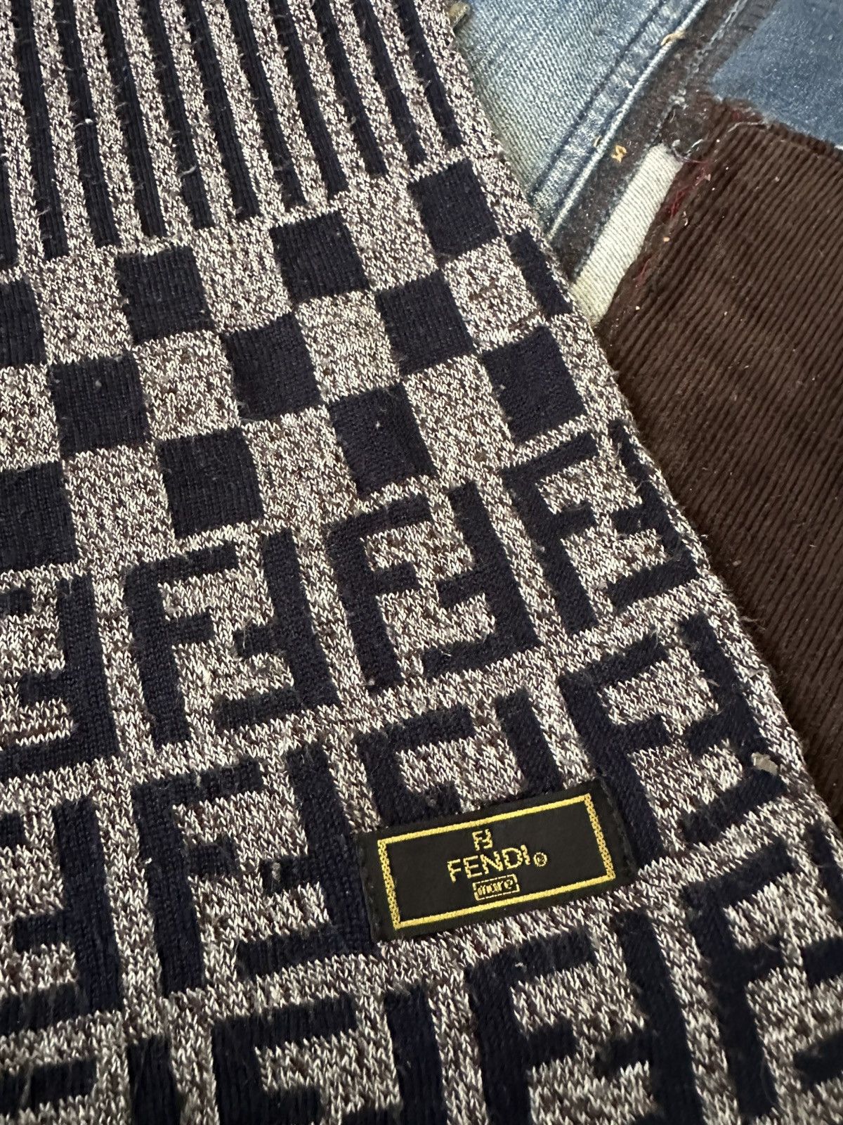 Vintage Vintage Fendi Scarf Unisex Size ONE SIZE - 7 Thumbnail