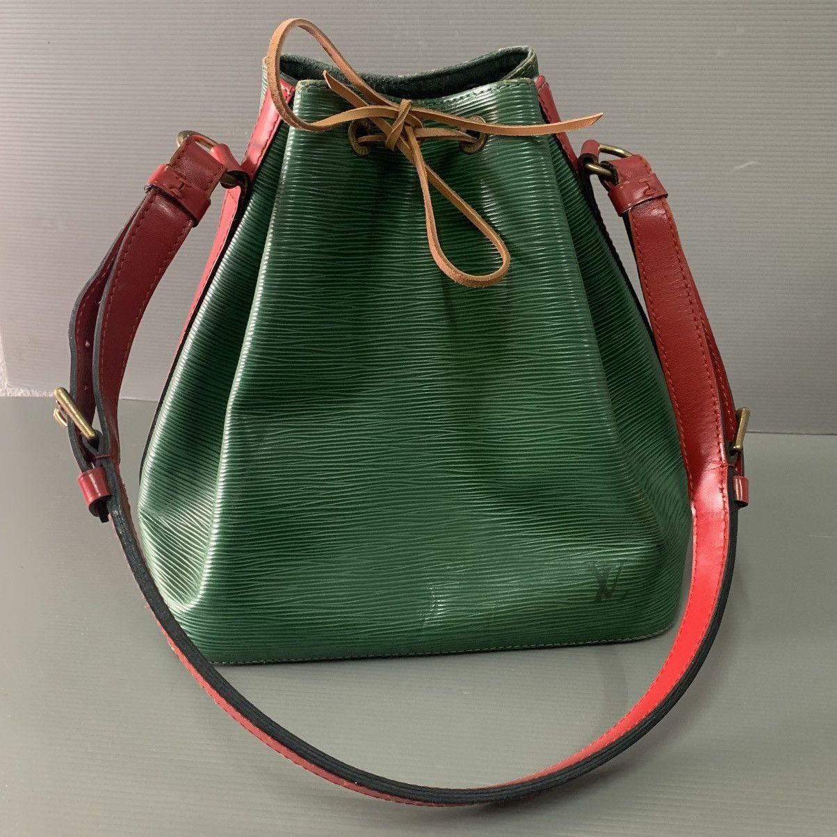 Louis Vuitton Authentic Louis Vuitton Epi Leather Petit Noe Size ONE SIZE - 2 Thumbnail