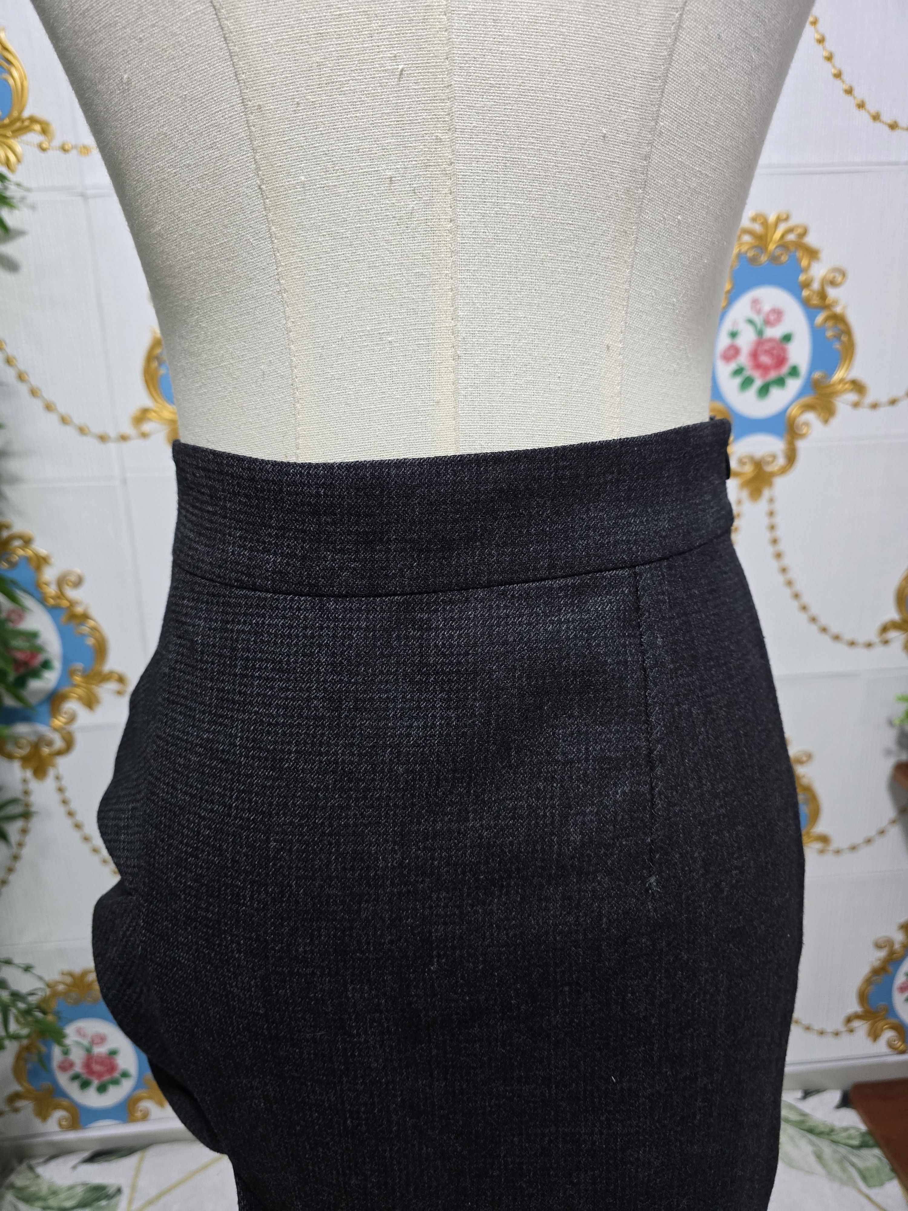 Max Mara × Sportmax × Vintage SPORTMAX skirt Beautiful size Small Size 27" / US 4 / IT 40 - 9 Thumbnail