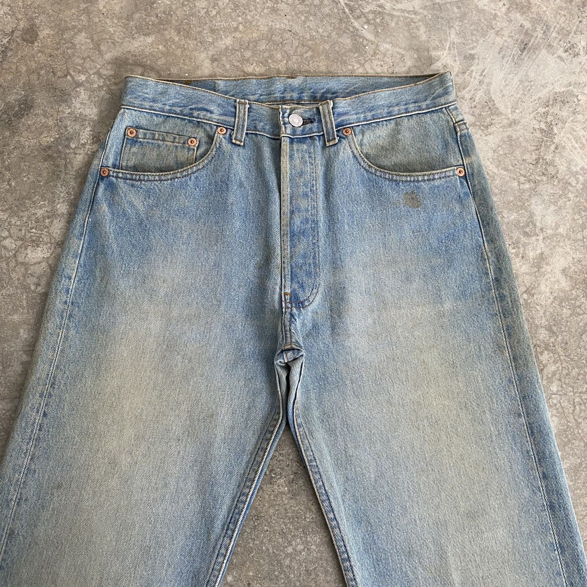 Levi's Size 30x32 Vintage 1991 Levis 501 Light Blue Dirty Jeans Size US 30 / EU 46 - 2 Thumbnail