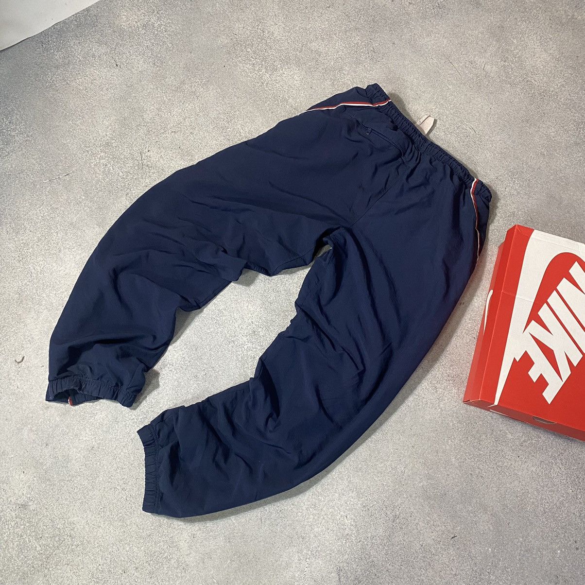 Nike Vintage nike track pants y2k sweatpants Size US 34 / EU 50 - 13 Thumbnail