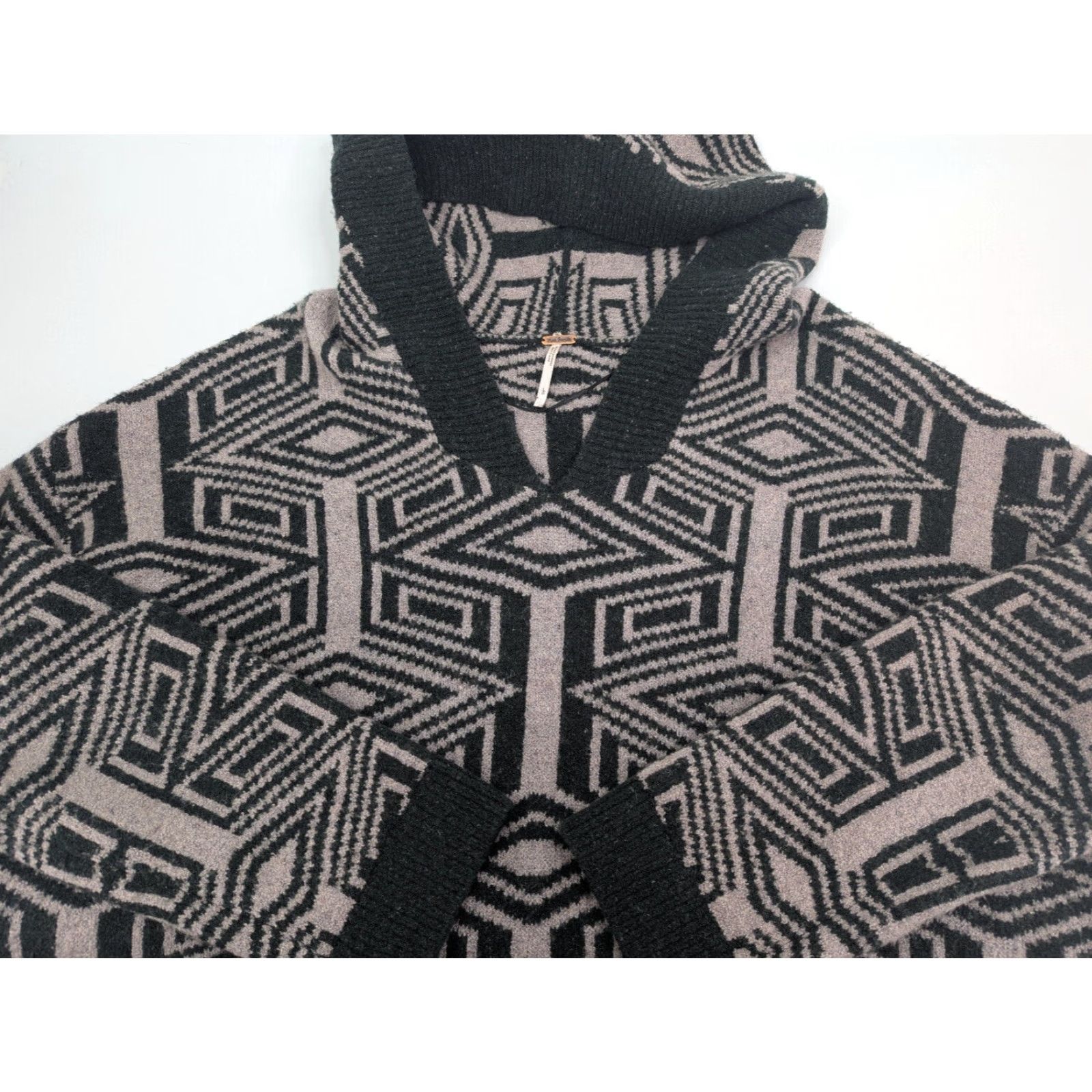 Free People Free People Hoodie Womens L Green Six Degrees Tribal Printed Wool Acrylic Linen Nylon Spandex Size L / US 10 / IT 46 - 2 Thumbnail